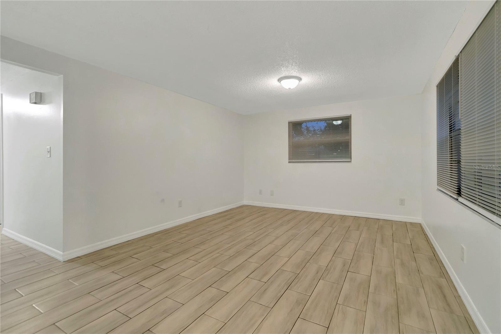 Image 4 of 29 For 3127 Oakley Avenue S