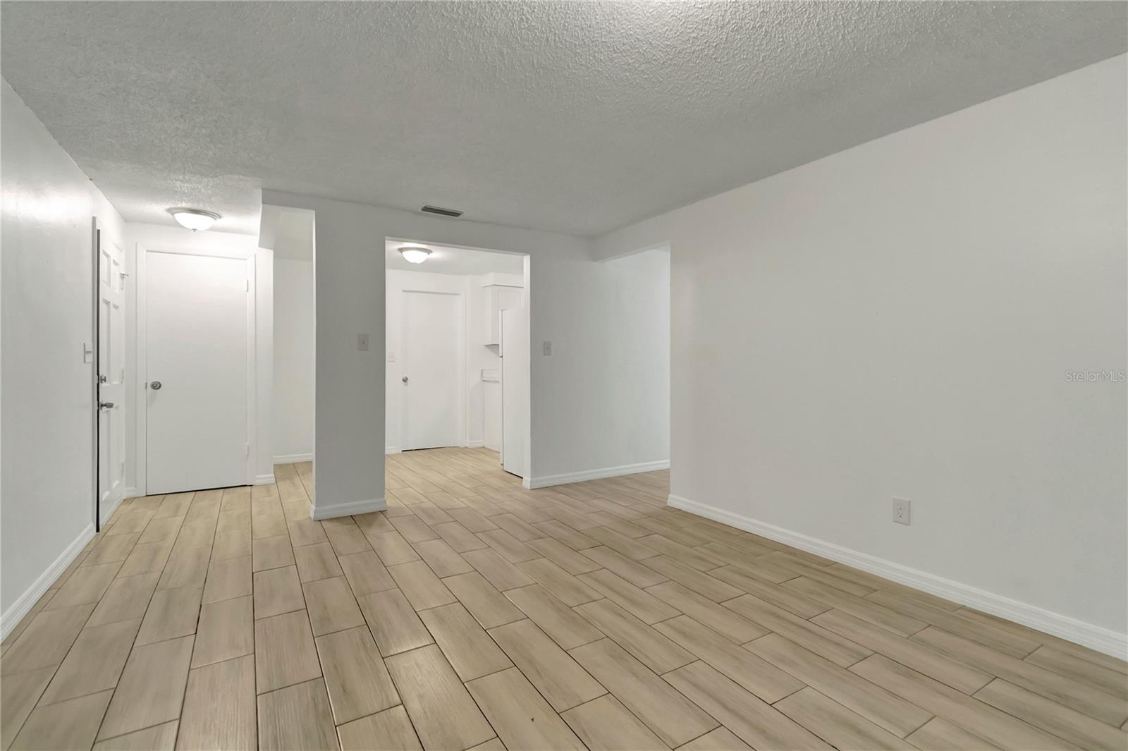 Image 5 of 29 For 3127 Oakley Avenue S