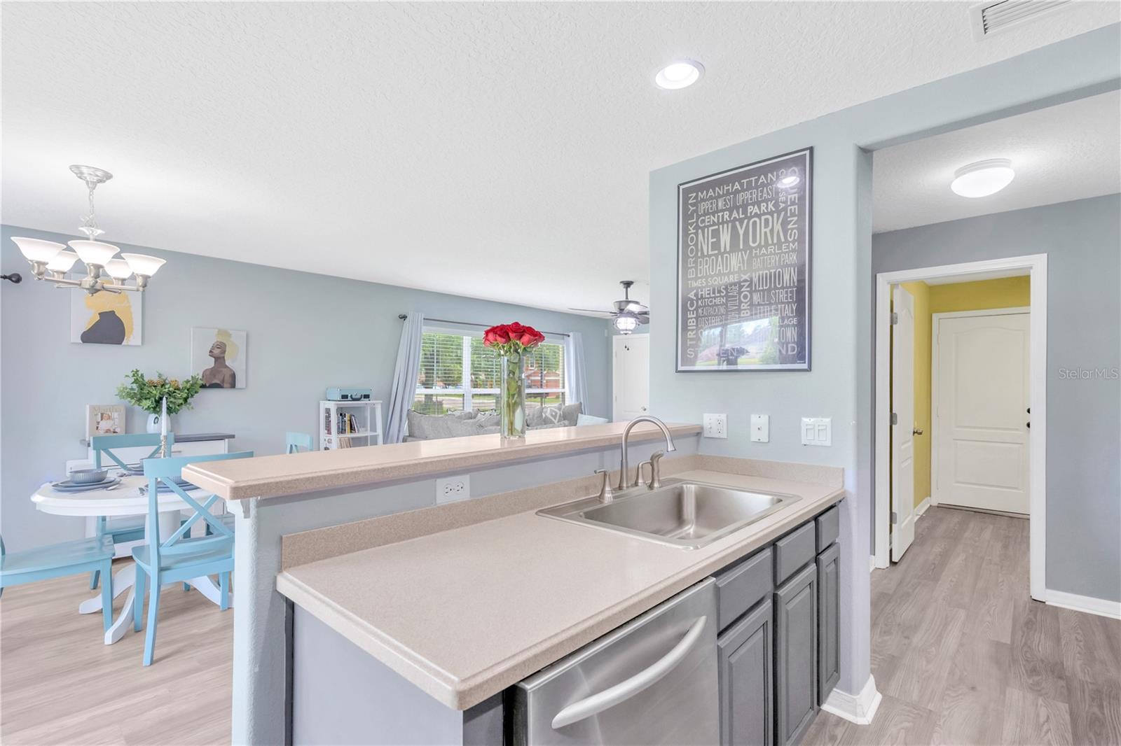 Image 10 of 41 For 10821 Johanna Avenue