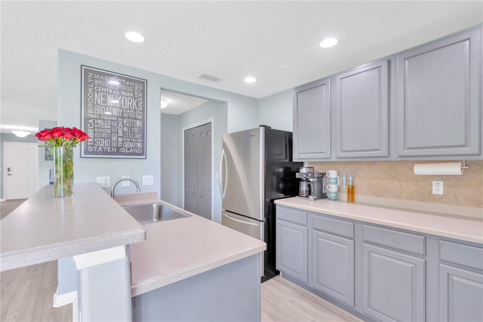 Image 11 of 41 For 10821 Johanna Avenue