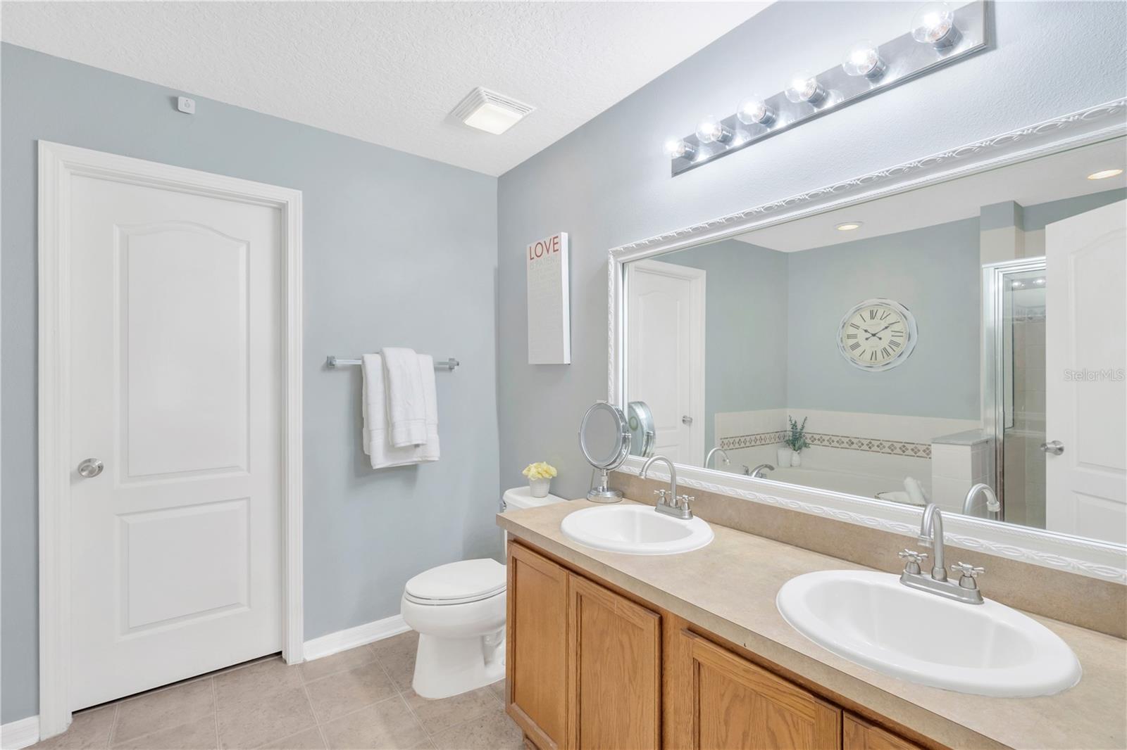 Image 25 of 41 For 10821 Johanna Avenue