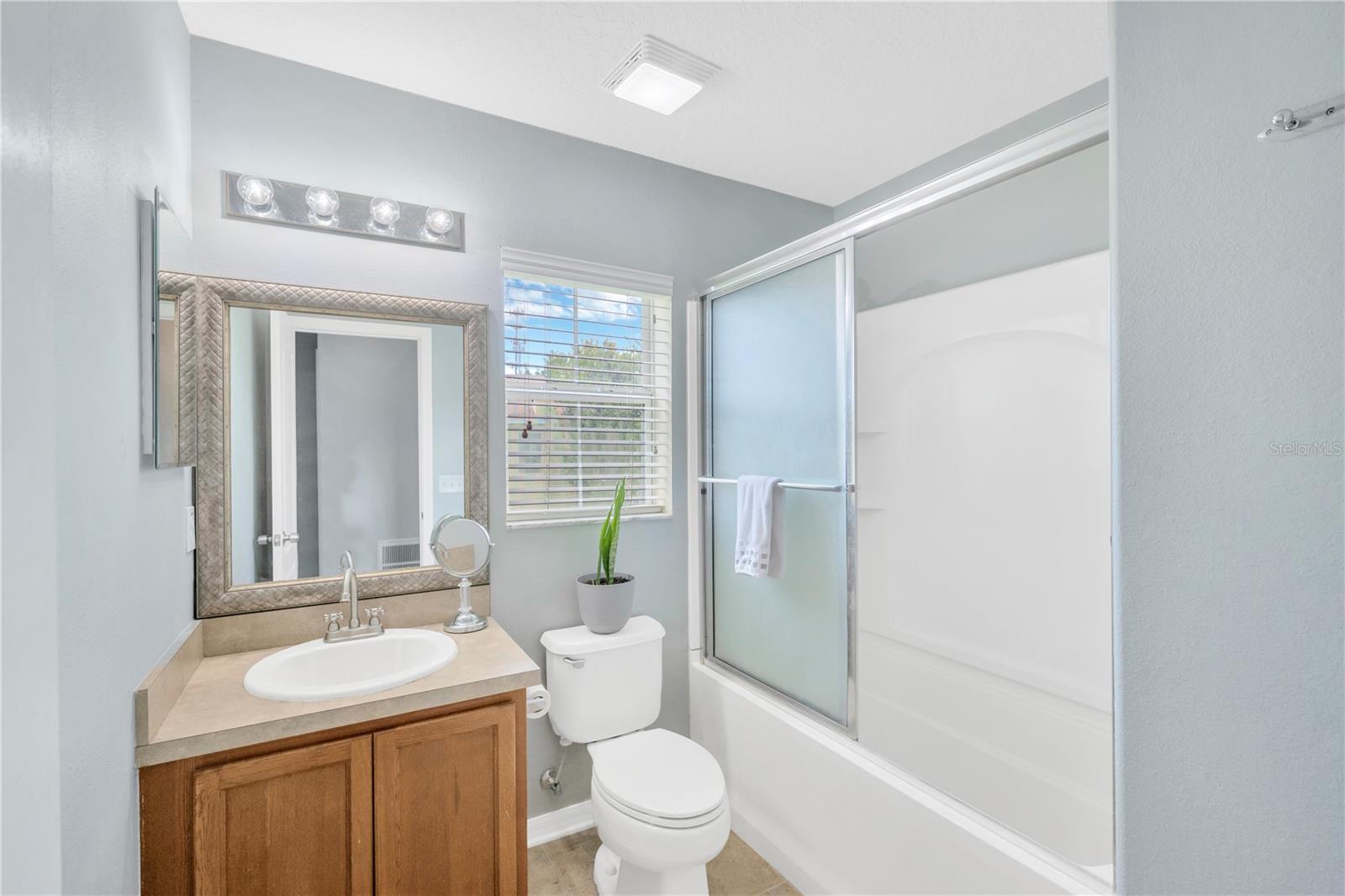 Image 28 of 41 For 10821 Johanna Avenue