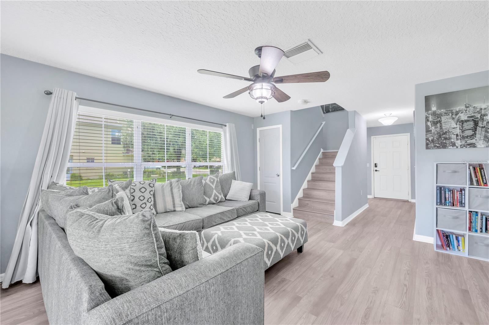 Image 3 of 41 For 10821 Johanna Avenue