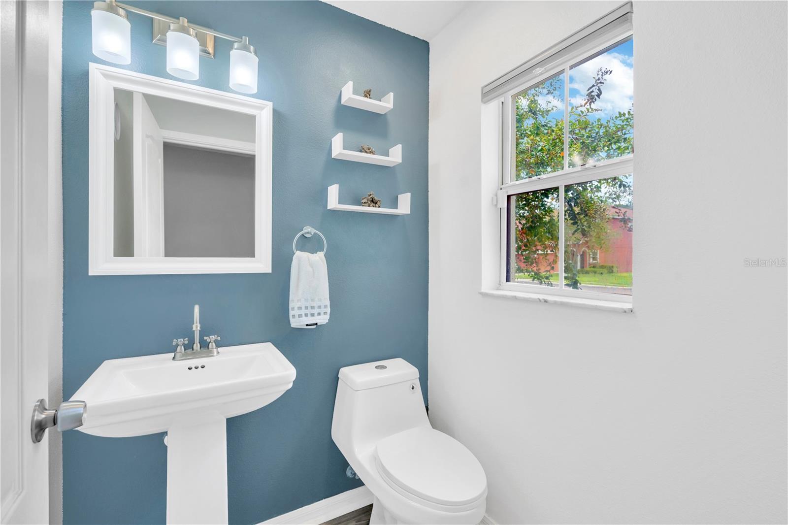 Image 30 of 41 For 10821 Johanna Avenue