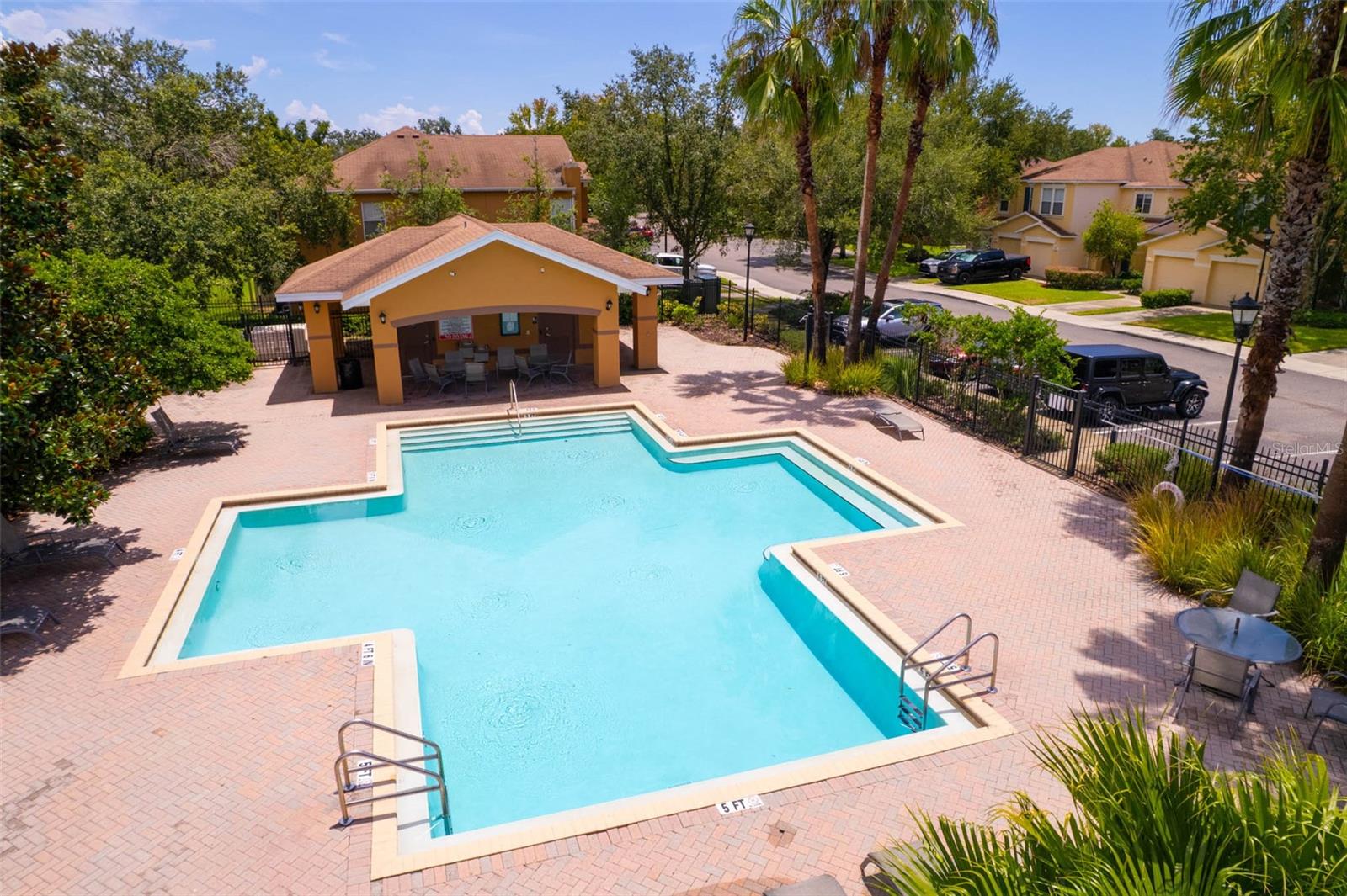 Image 32 of 41 For 10821 Johanna Avenue