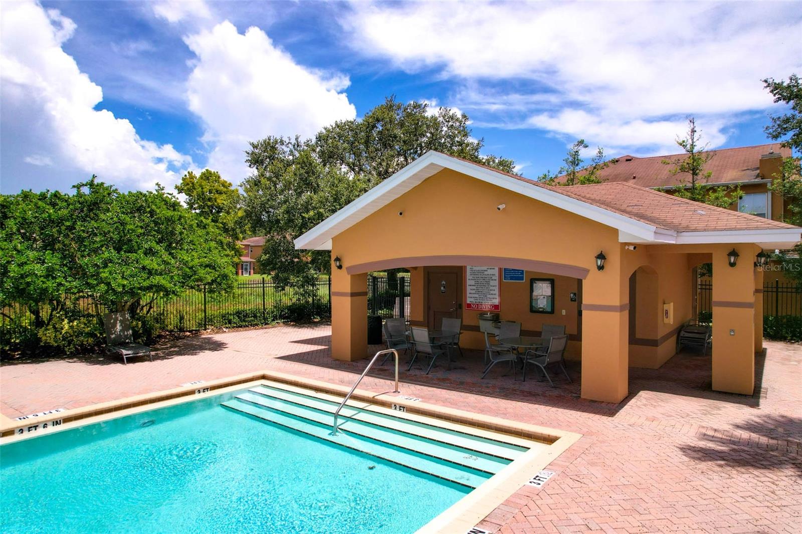 Image 33 of 41 For 10821 Johanna Avenue