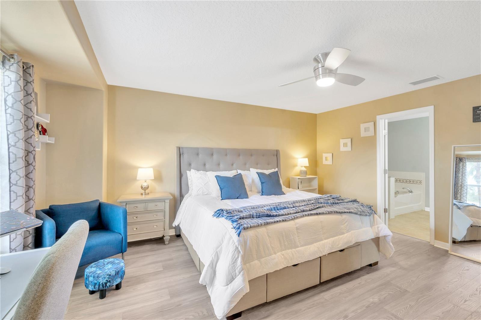 Image 4 of 41 For 10821 Johanna Avenue