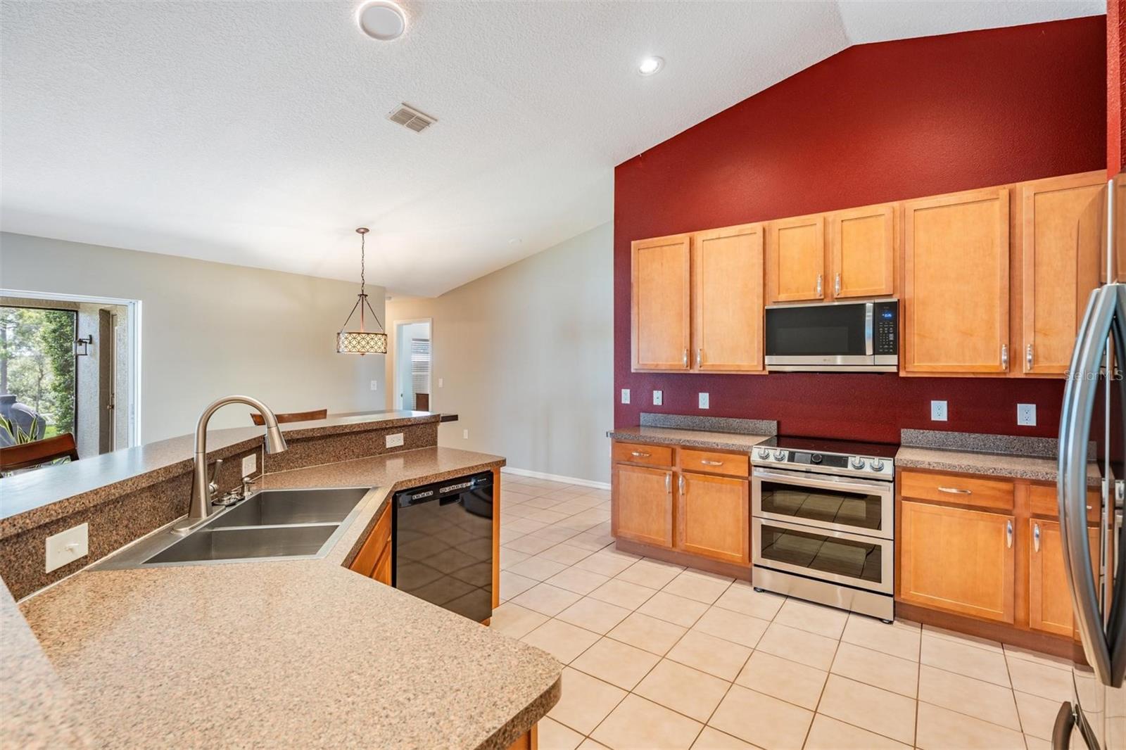 Image 17 of 44 For 2318 Bolger Avenue
