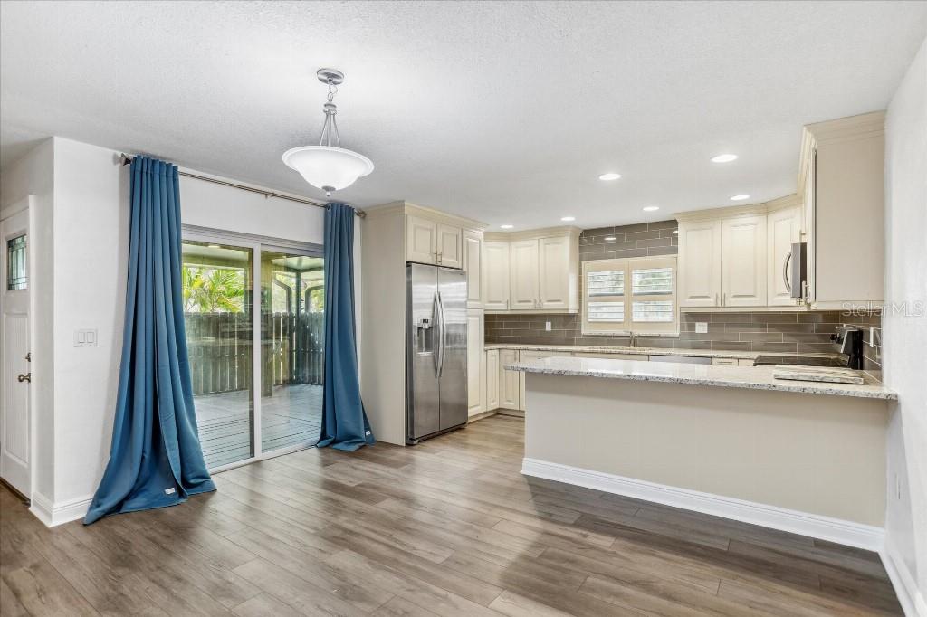 Image 5 of 17 For 9444 Tradewinds Avenue