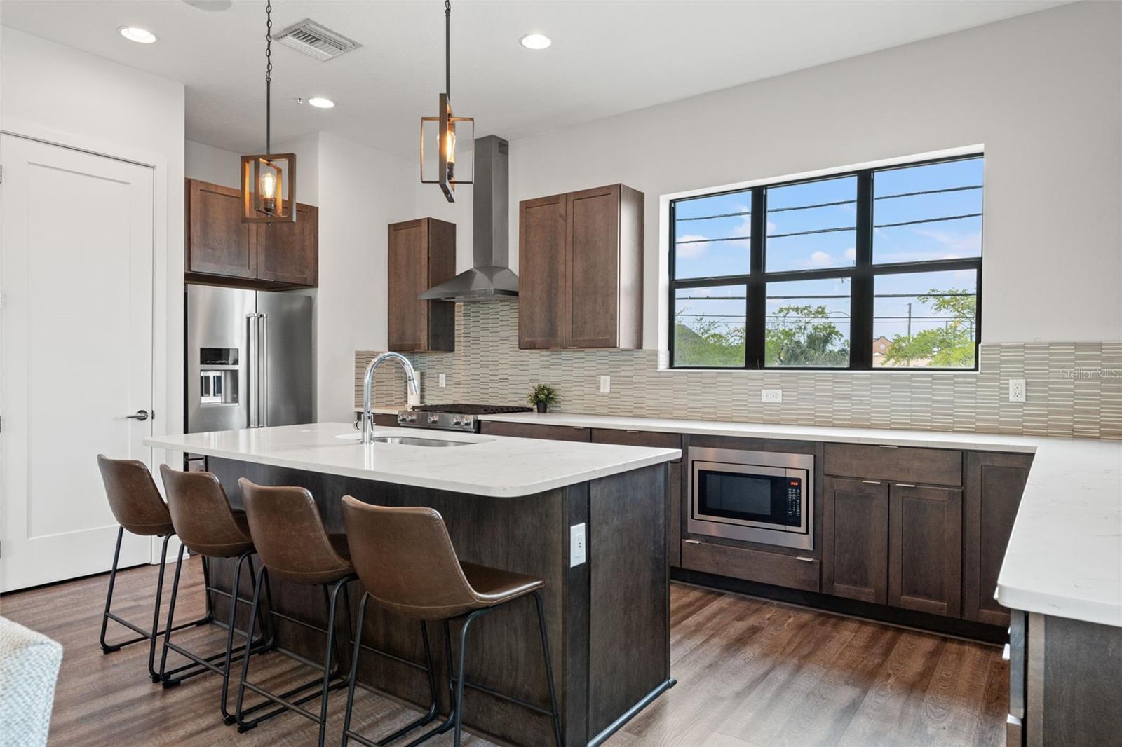 Image 13 of 26 For 907 Arlington Avenue N