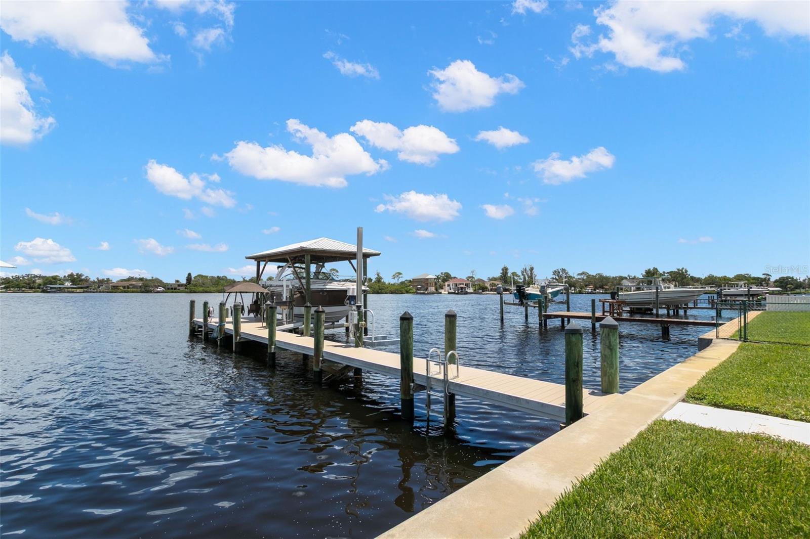 Image 10 of 83 For 636 Bayshore Drive