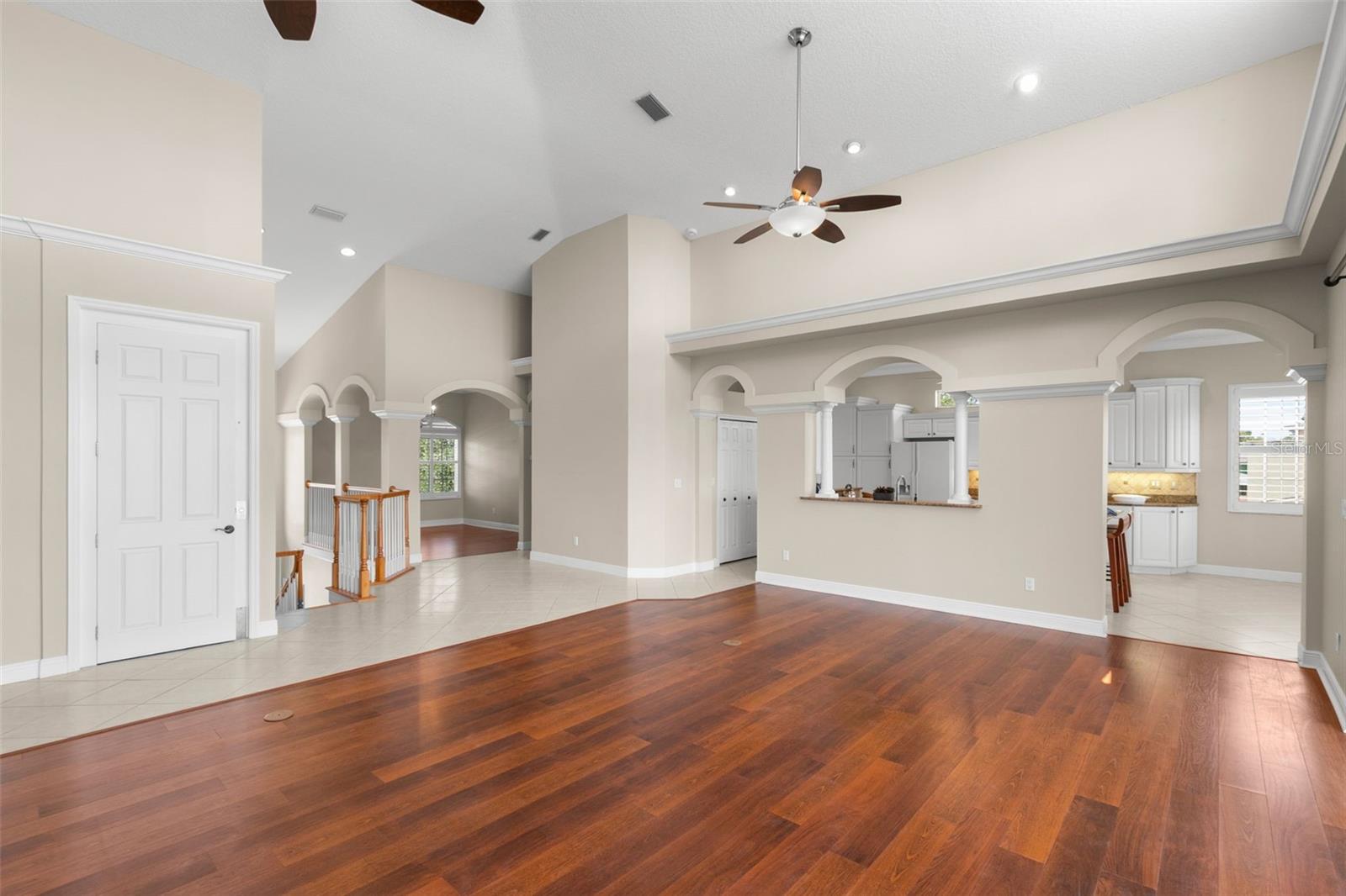 Image 14 of 83 For 636 Bayshore Drive