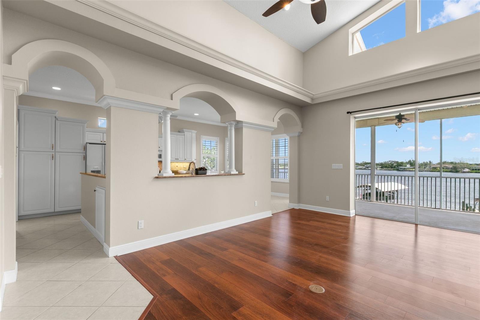 Image 19 of 83 For 636 Bayshore Drive