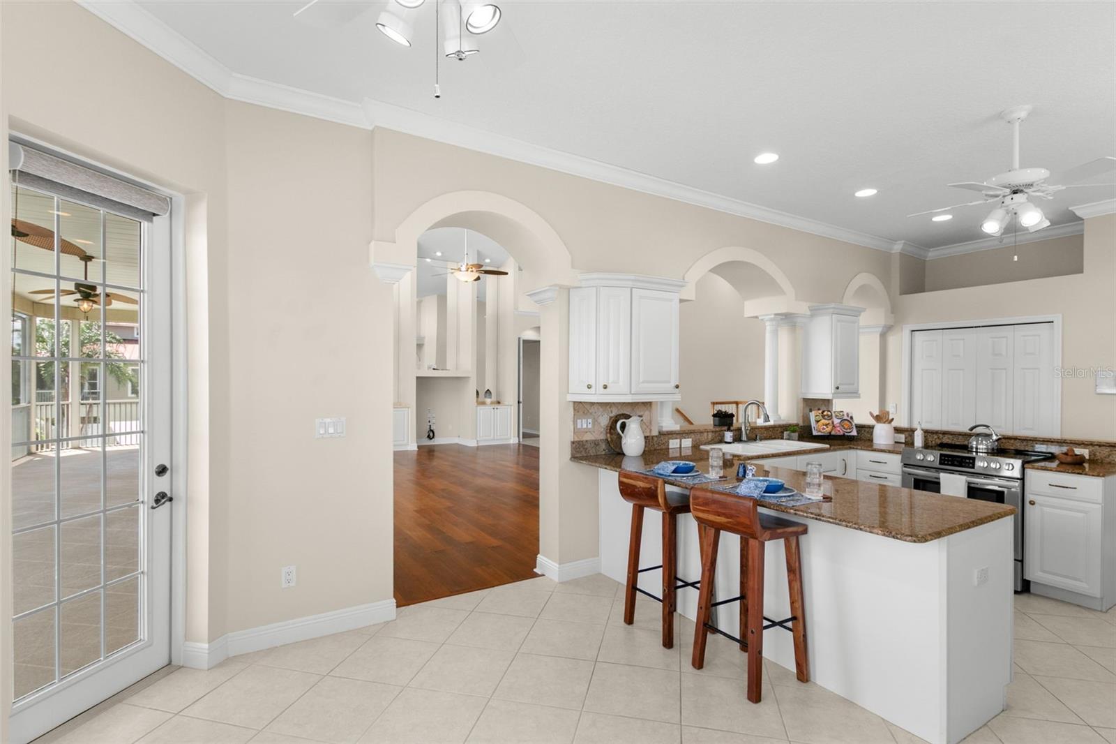 Image 24 of 83 For 636 Bayshore Drive