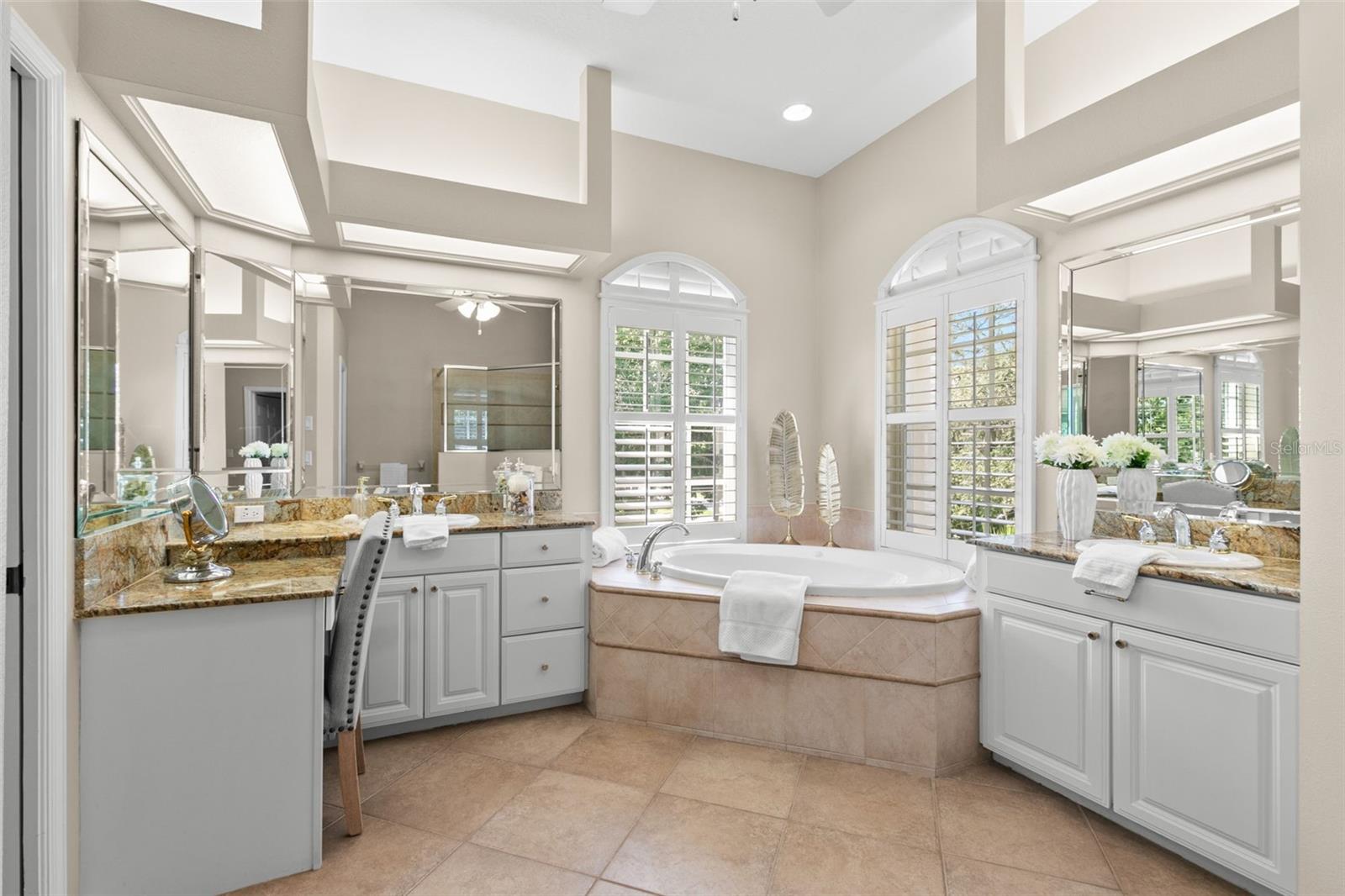 Image 34 of 83 For 636 Bayshore Drive