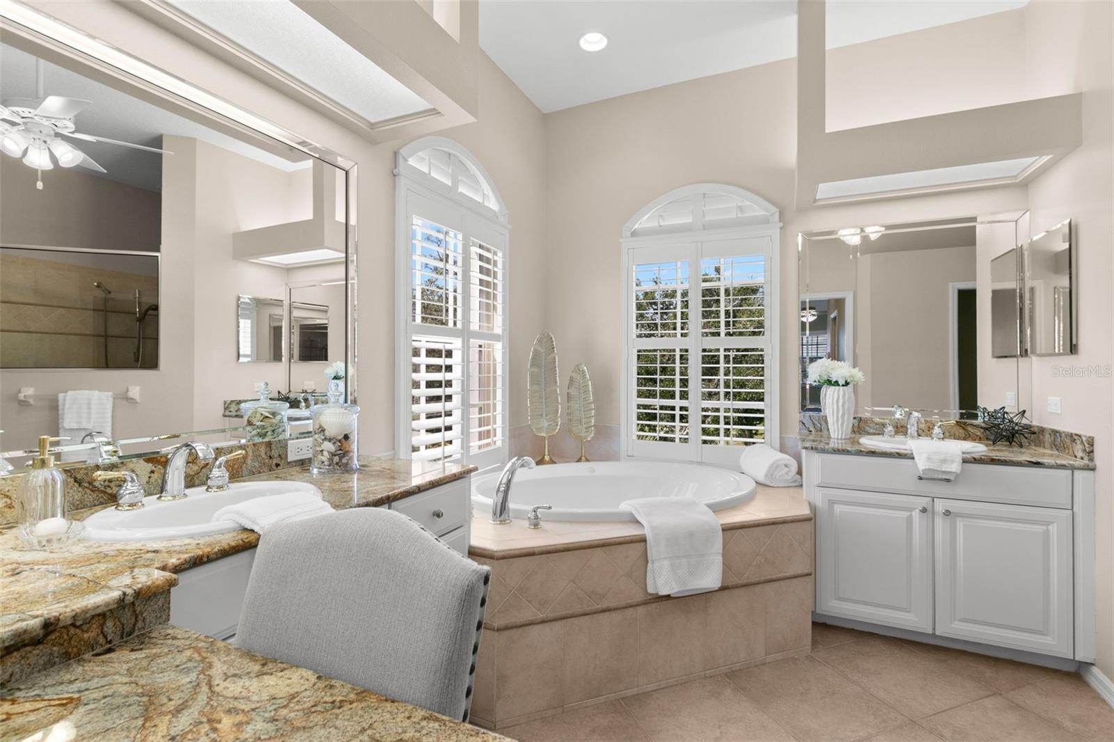 Image 35 of 83 For 636 Bayshore Drive