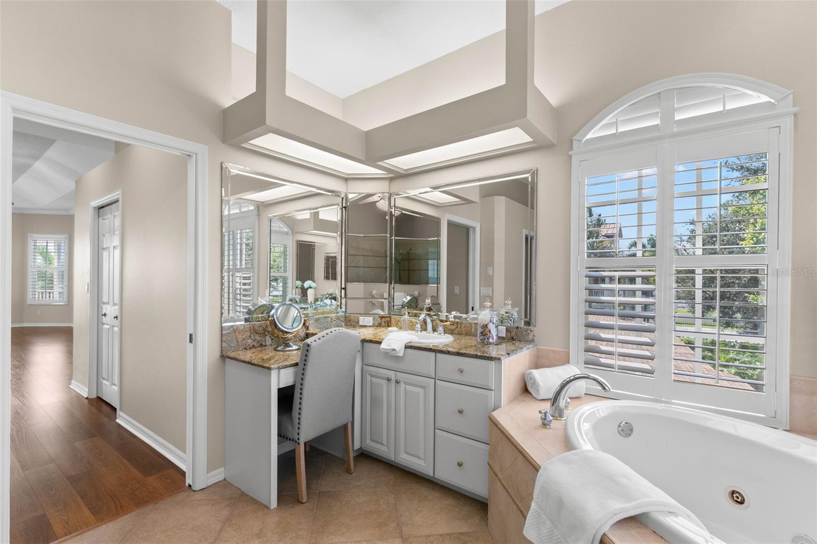 Image 37 of 83 For 636 Bayshore Drive