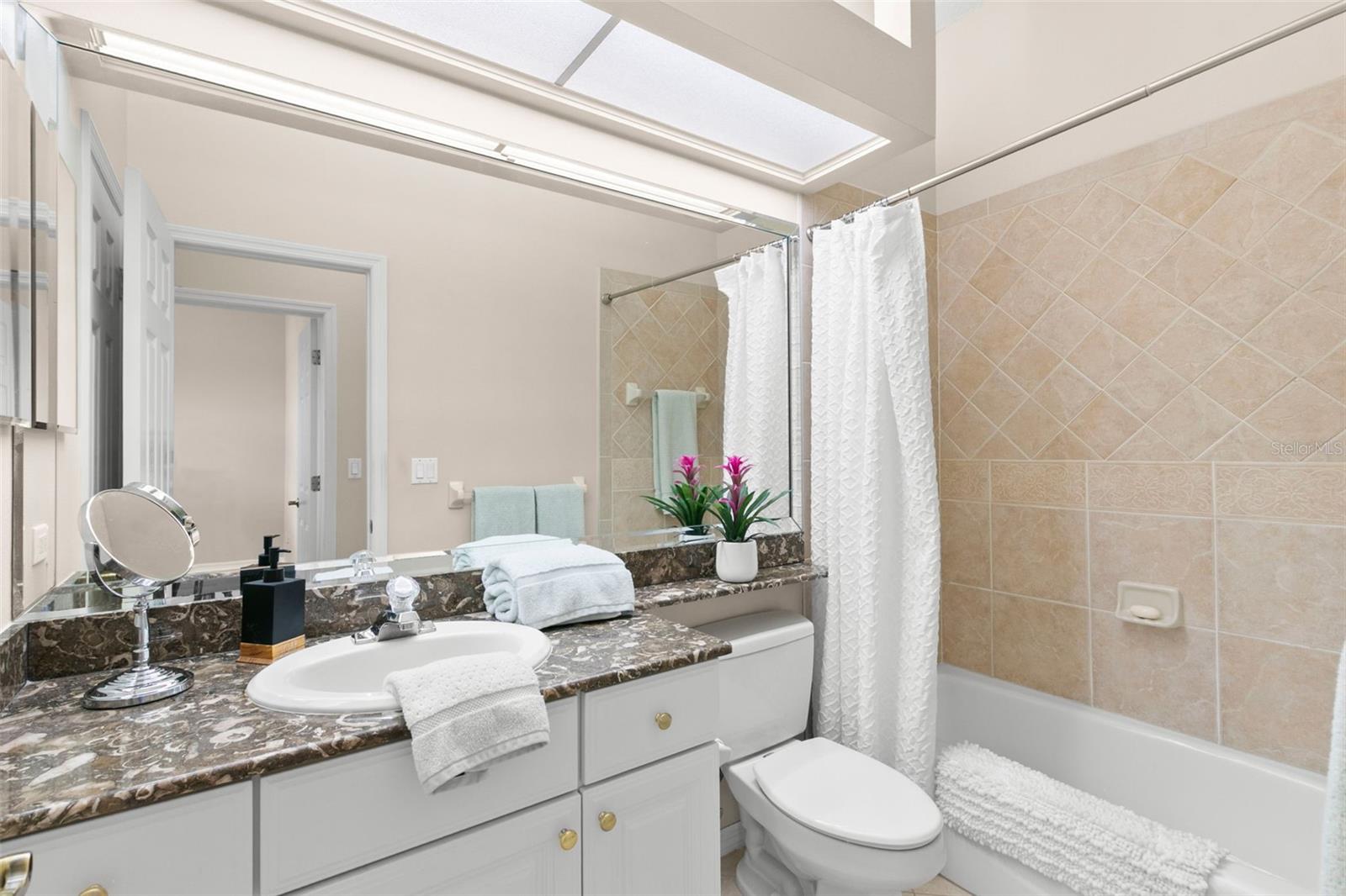 Image 40 of 83 For 636 Bayshore Drive