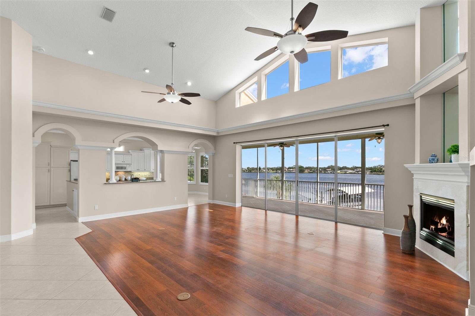 Image 5 of 83 For 636 Bayshore Drive