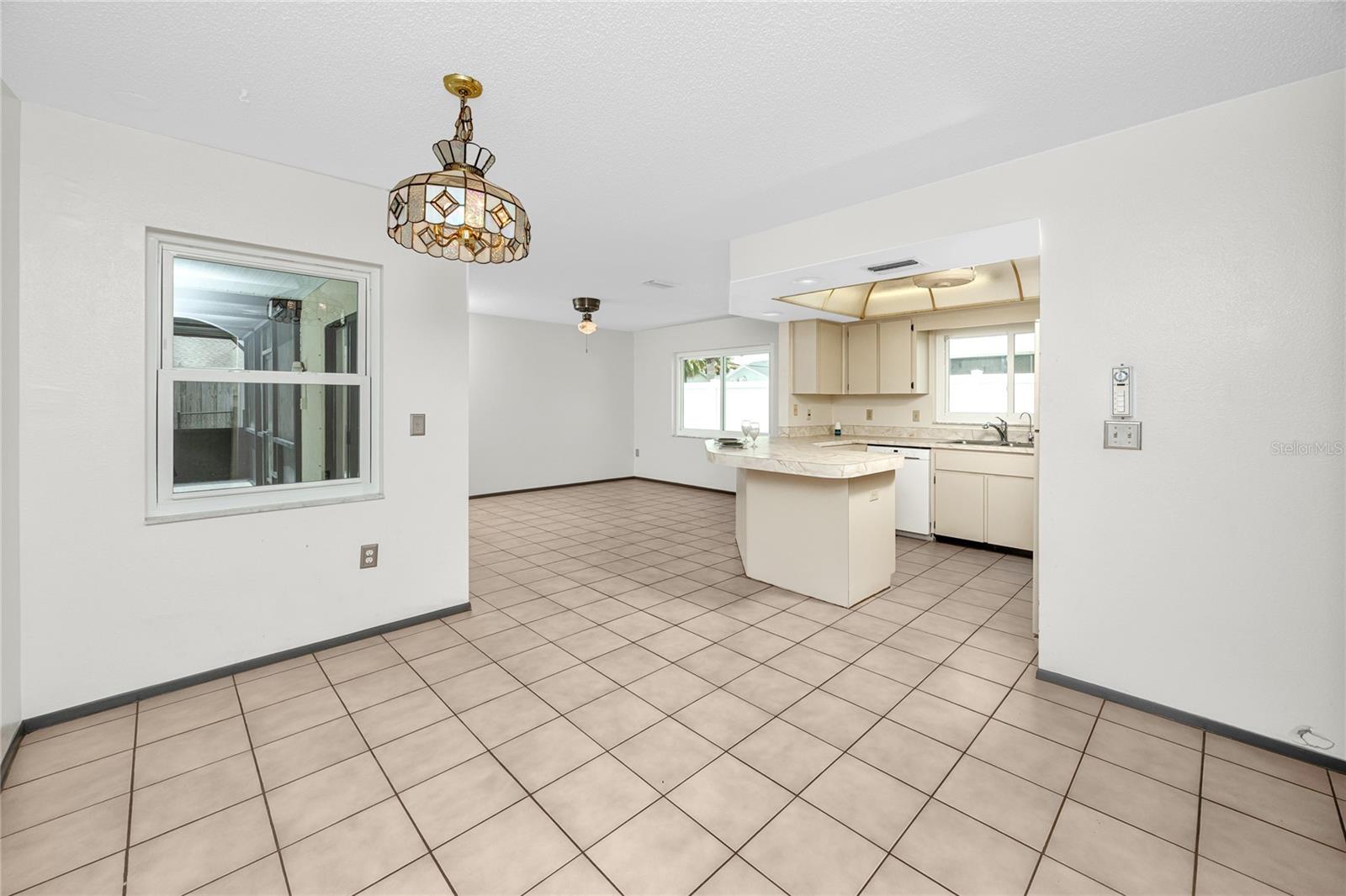 Image 14 of 42 For 1225 Greenlea Drive