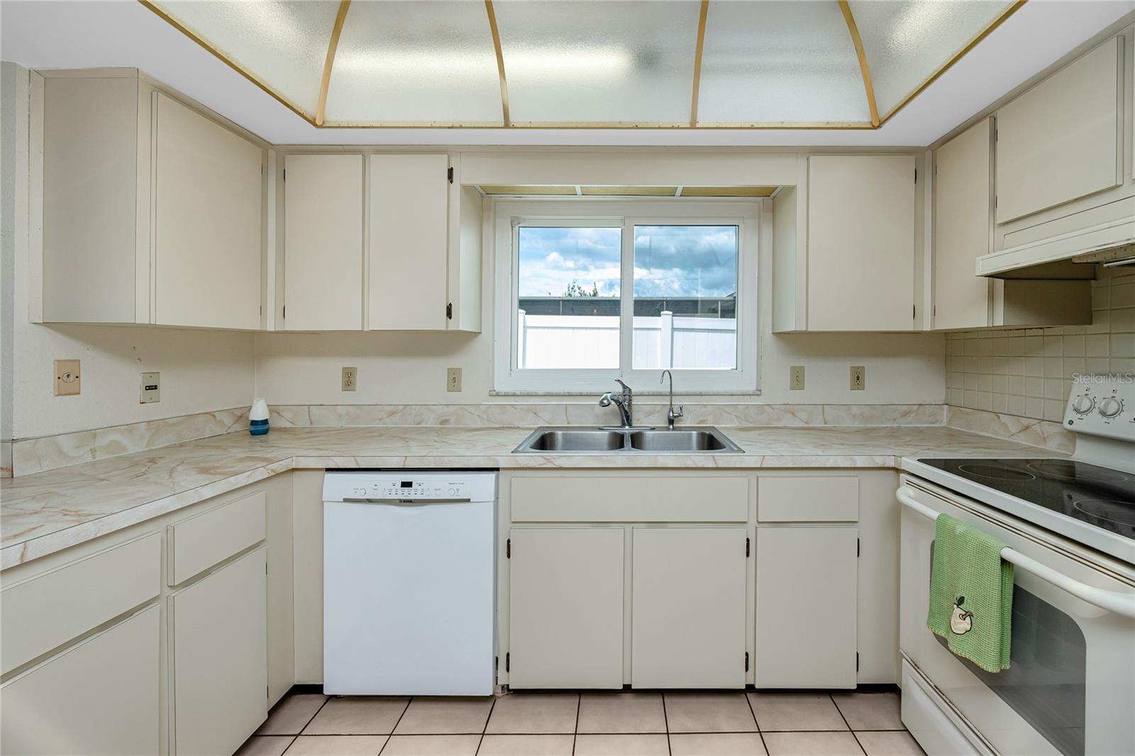 Image 16 of 42 For 1225 Greenlea Drive