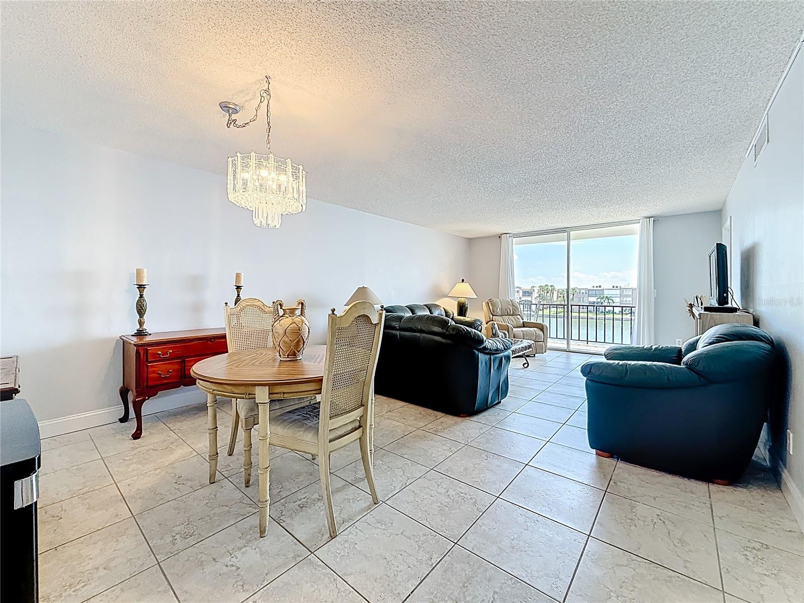 Image 14 of 62 For 7625 Sun Island Drive S 307