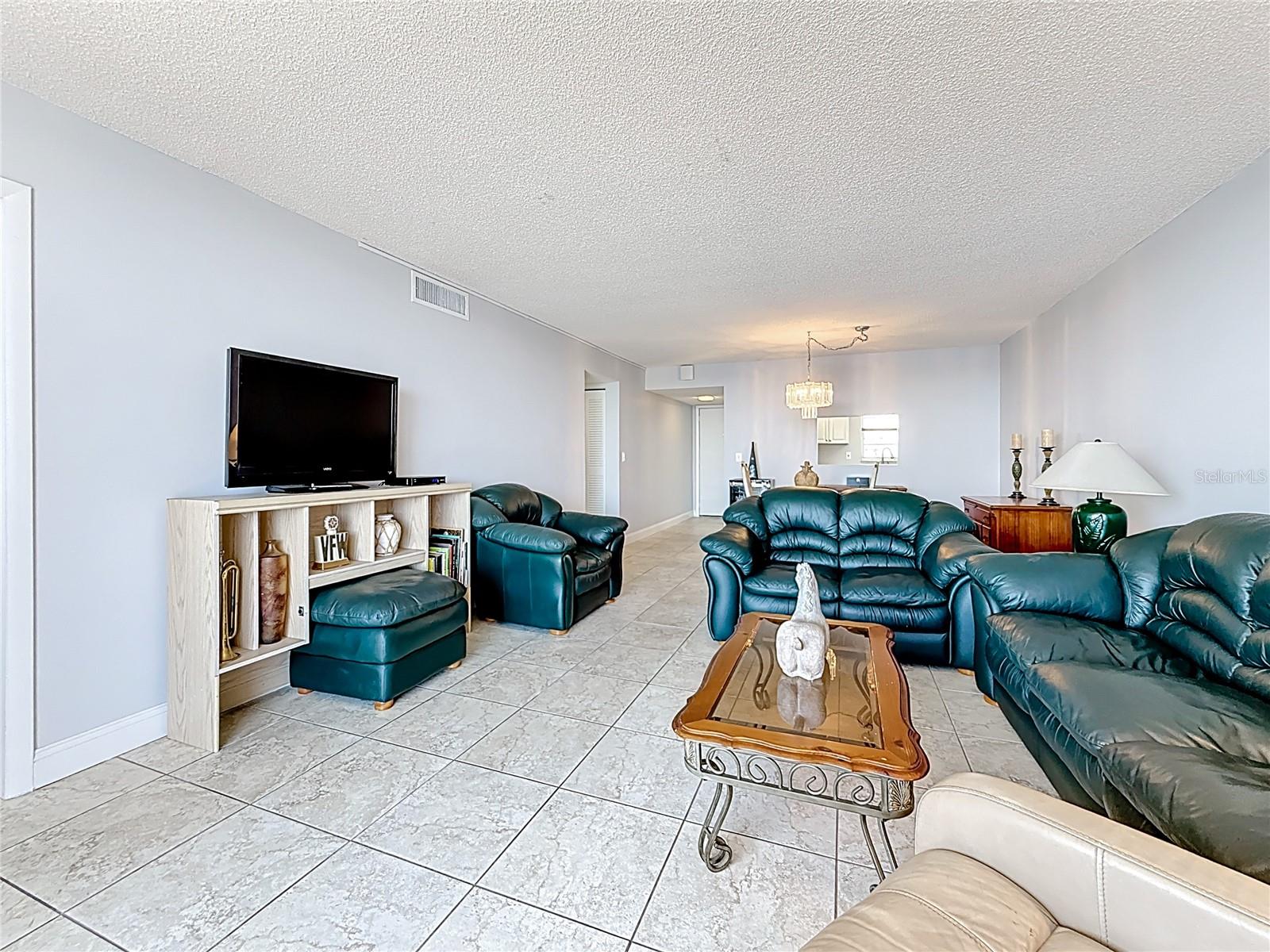 Image 19 of 62 For 7625 Sun Island Drive S 307