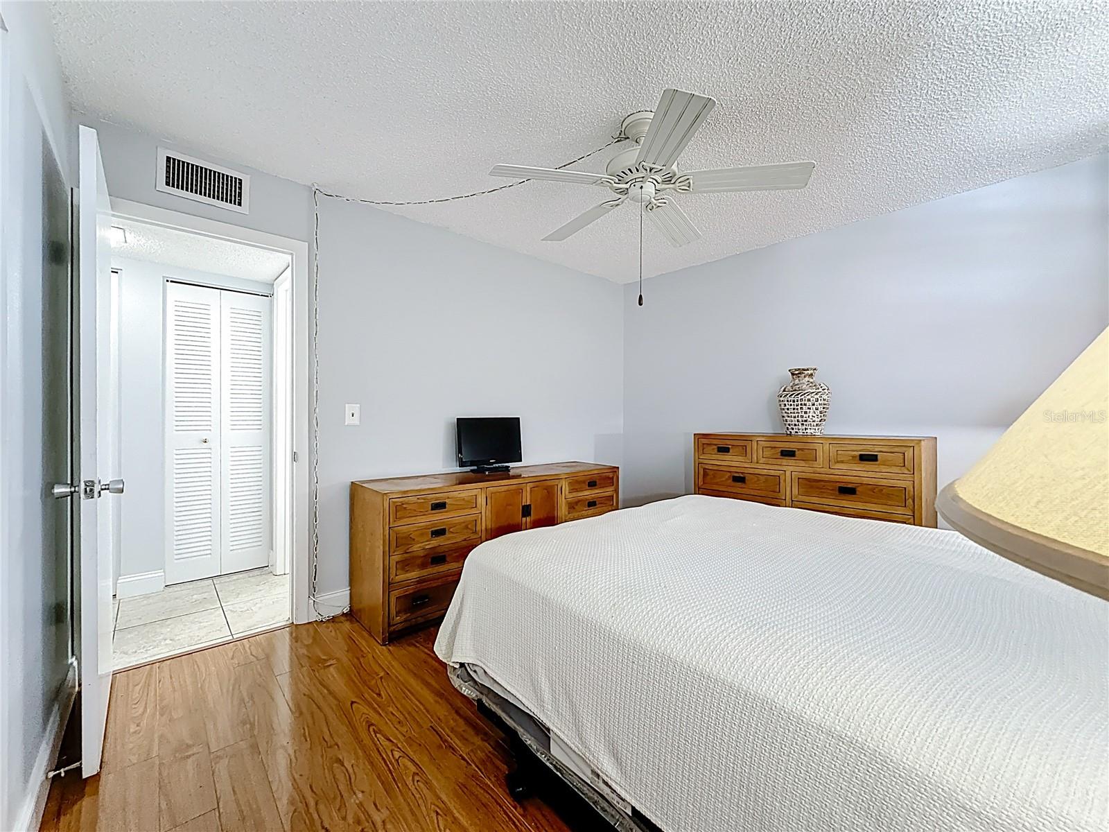 Image 22 of 62 For 7625 Sun Island Drive S 307
