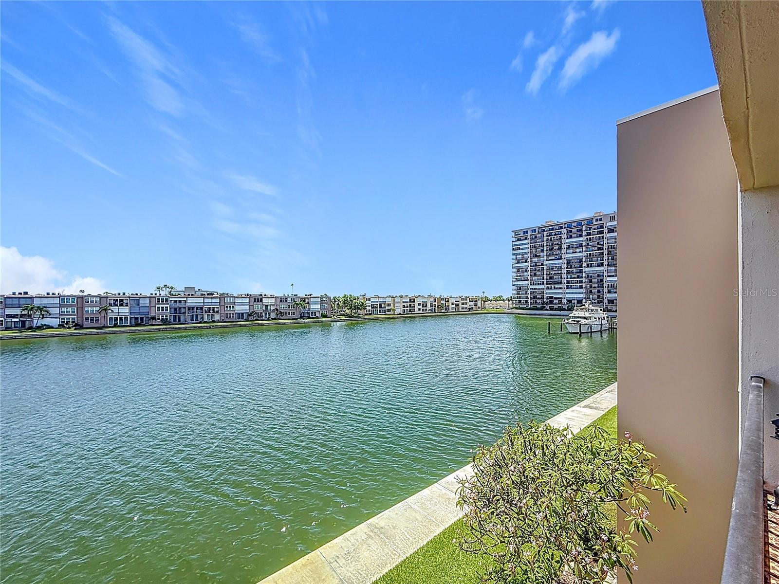 Image 43 of 62 For 7625 Sun Island Drive S 307