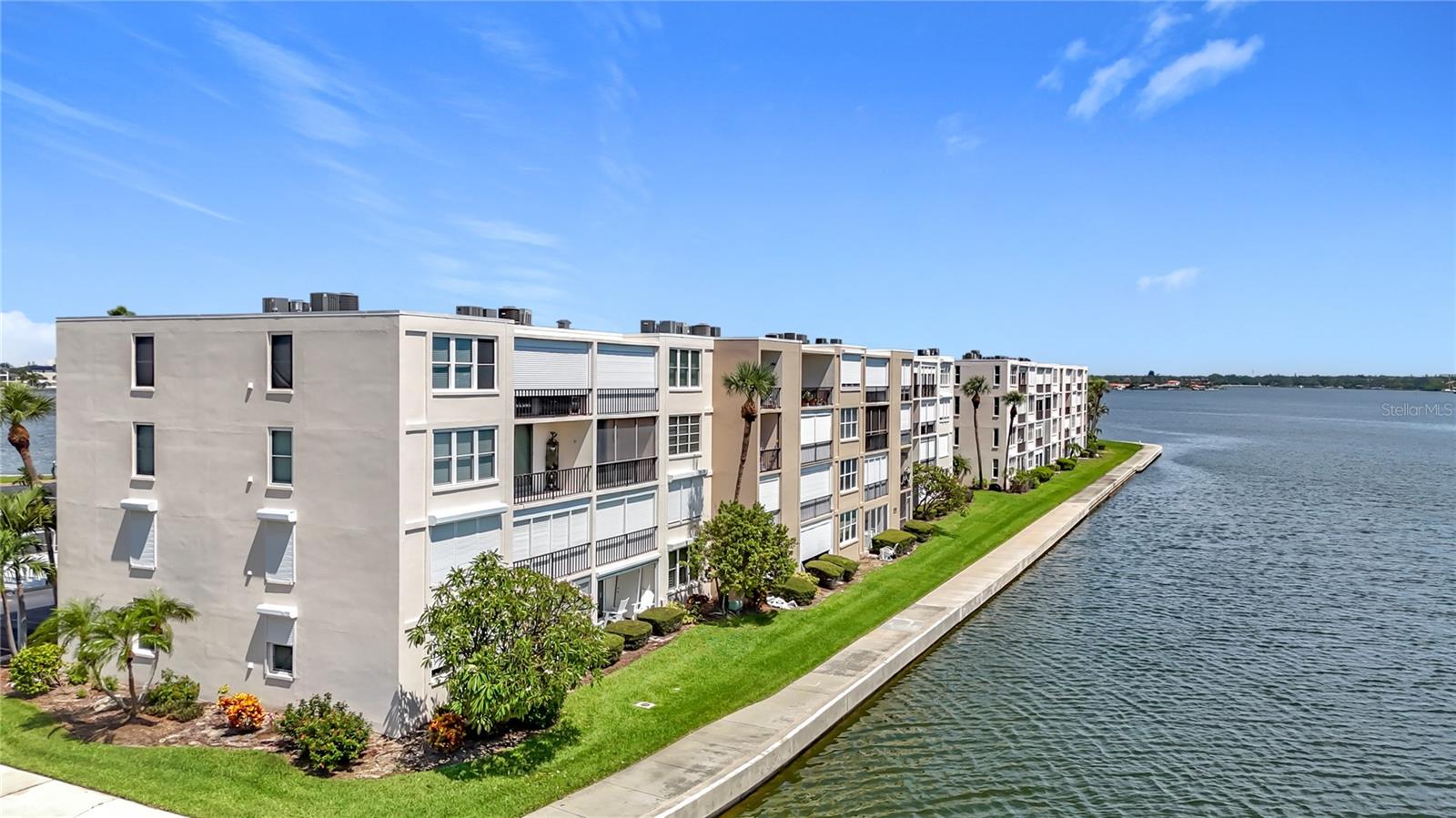 Image 54 of 62 For 7625 Sun Island Drive S 307