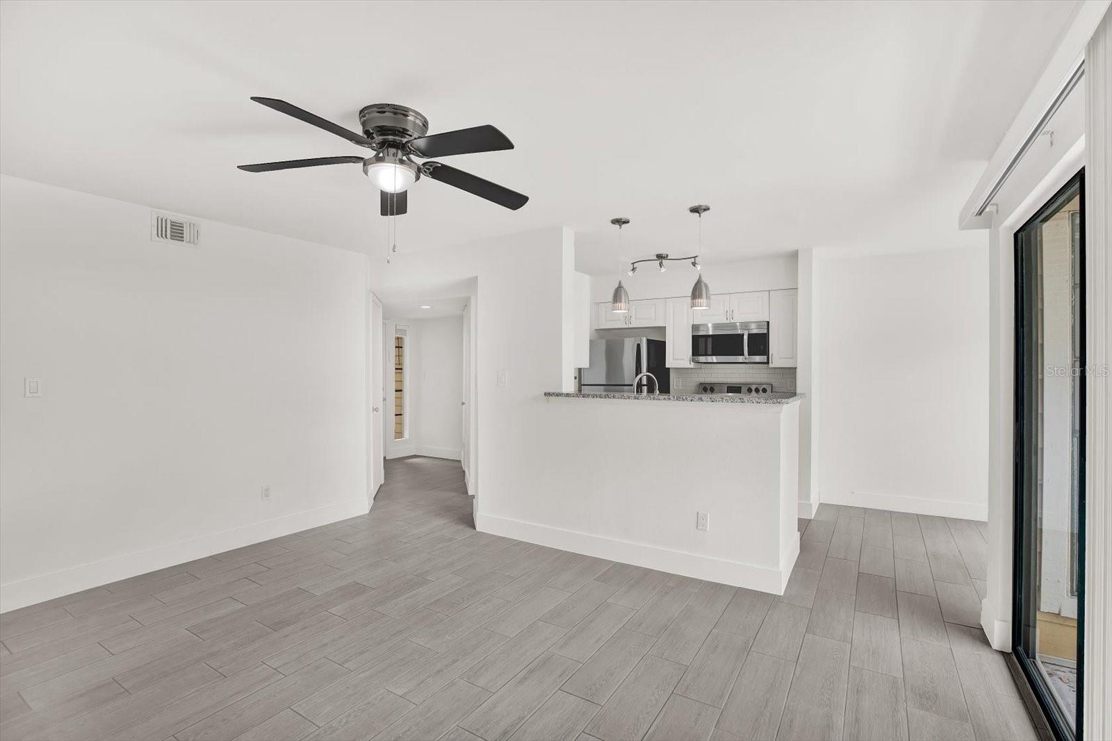 Image 4 of 36 For 8742 Mallard Reserve Drive 103