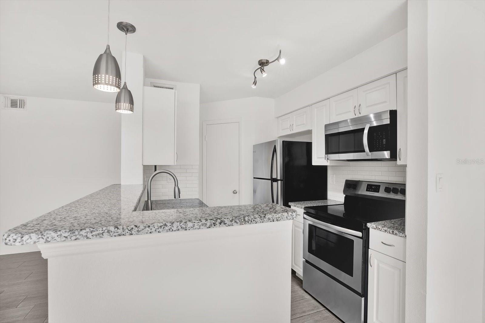 Image 7 of 36 For 8742 Mallard Reserve Drive 103