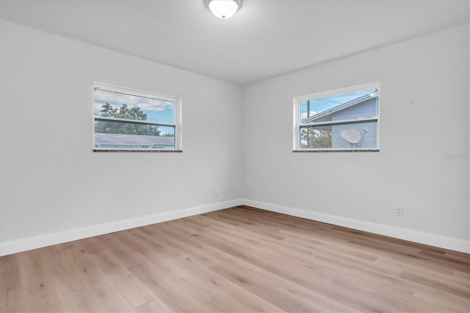 Image 18 of 31 For 4330 72nd Terrace N