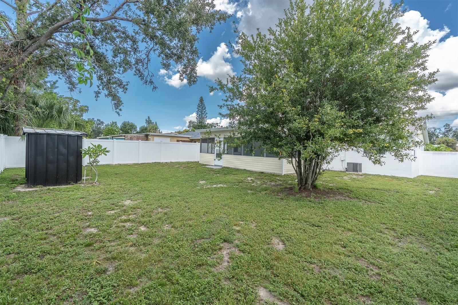 Image 27 of 31 For 4330 72nd Terrace N