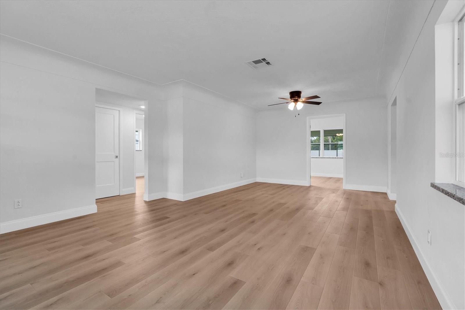 Image 6 of 31 For 4330 72nd Terrace N
