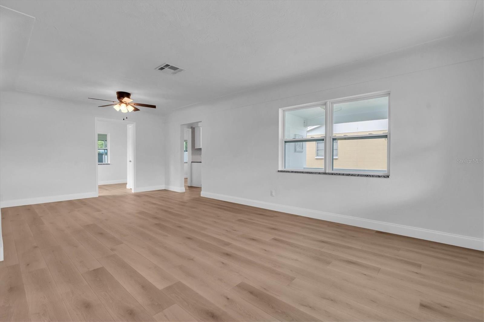 Image 7 of 31 For 4330 72nd Terrace N