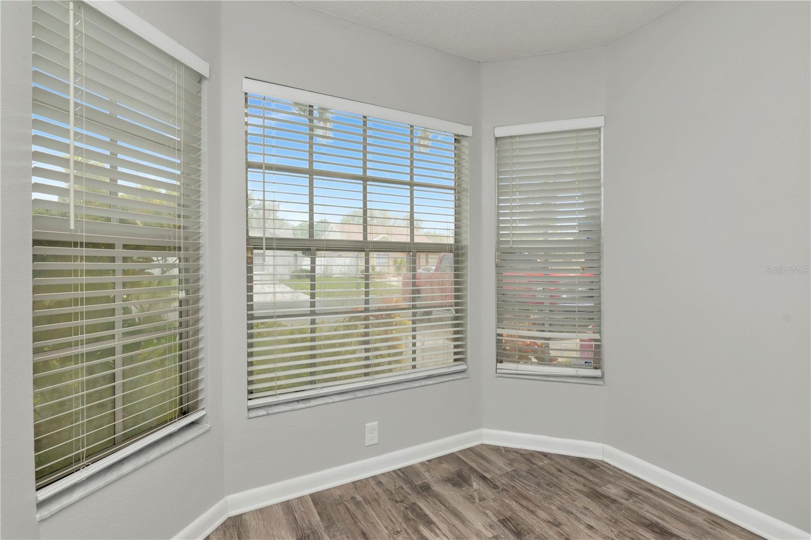 Image 6 of 35 For 7612 Caracal Court