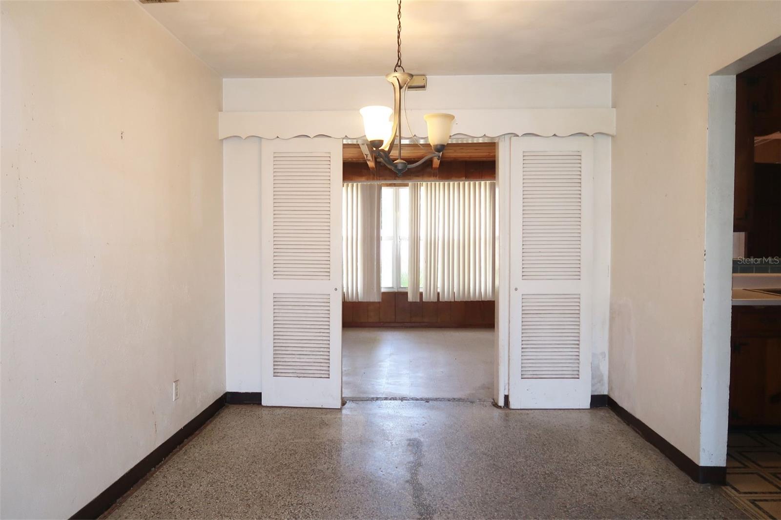 Image 4 of 15 For 524 50th Avenue S