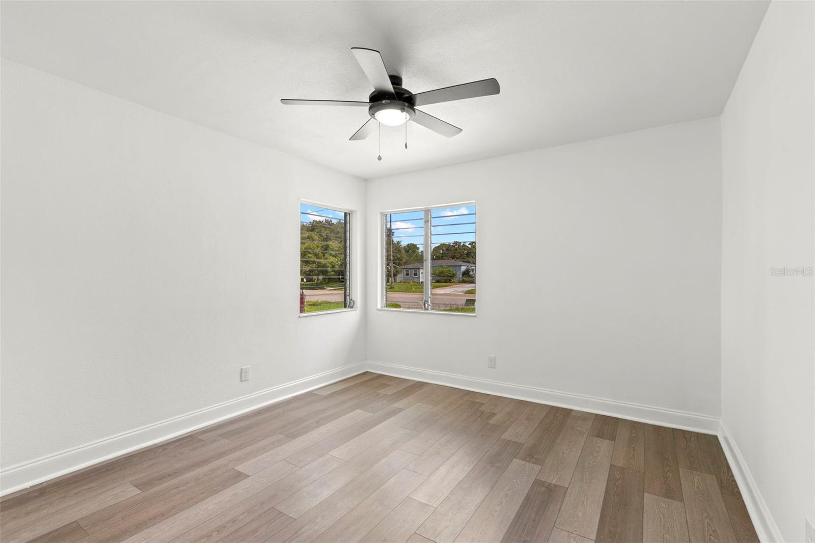 Image 19 of 25 For 6120 5th Avenue N