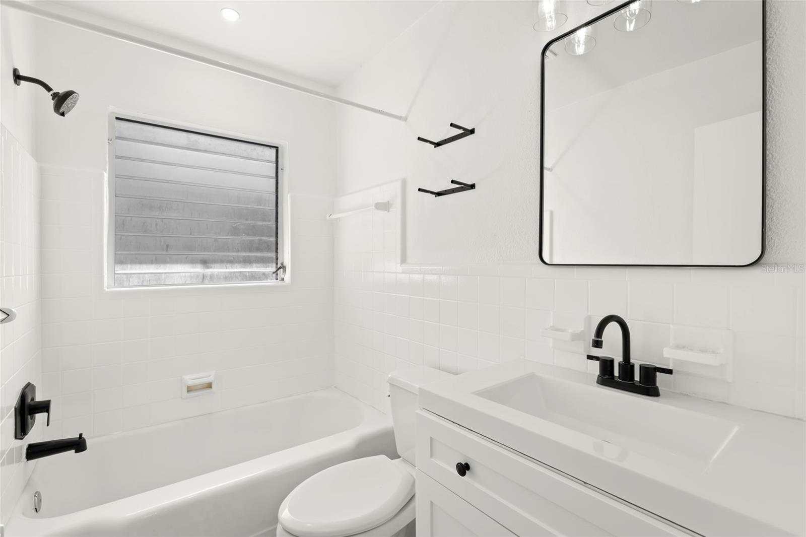 Image 21 of 25 For 6120 5th Avenue N