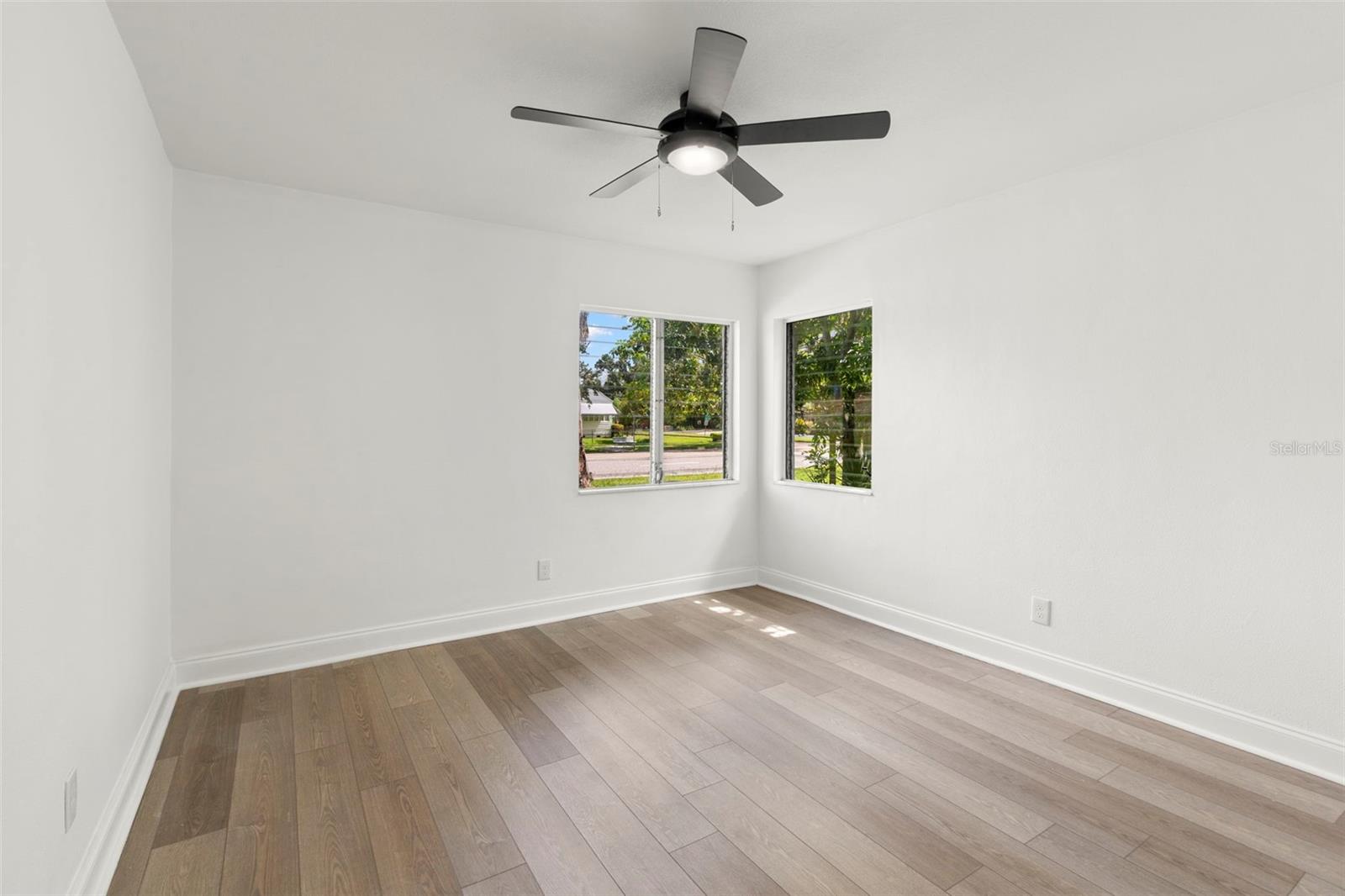 Image 22 of 25 For 6120 5th Avenue N