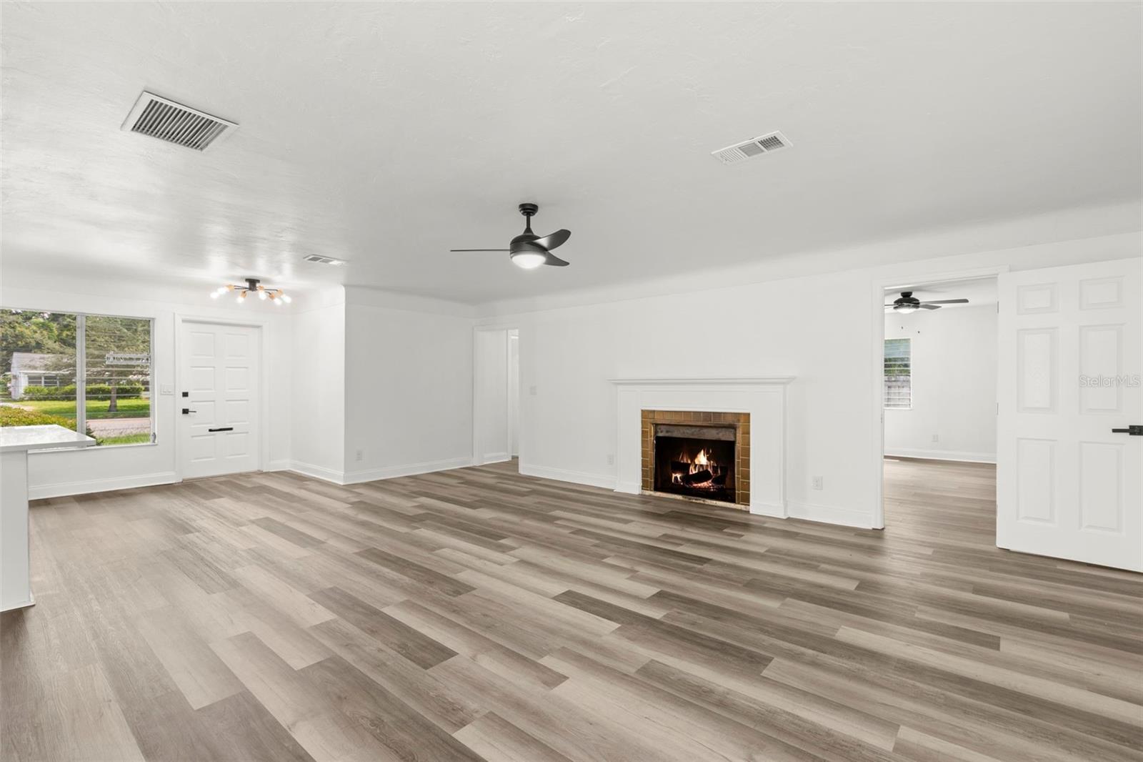 Image 4 of 25 For 6120 5th Avenue N