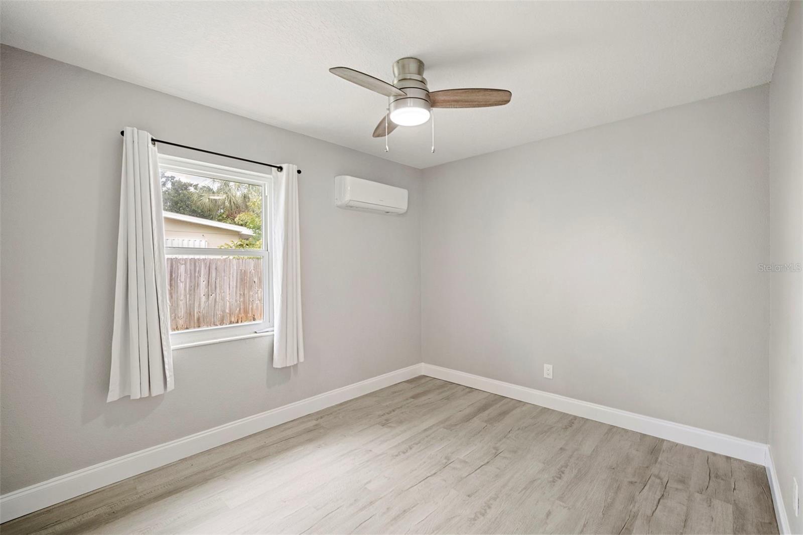Image 13 of 31 For 4300 Maple Street Ne