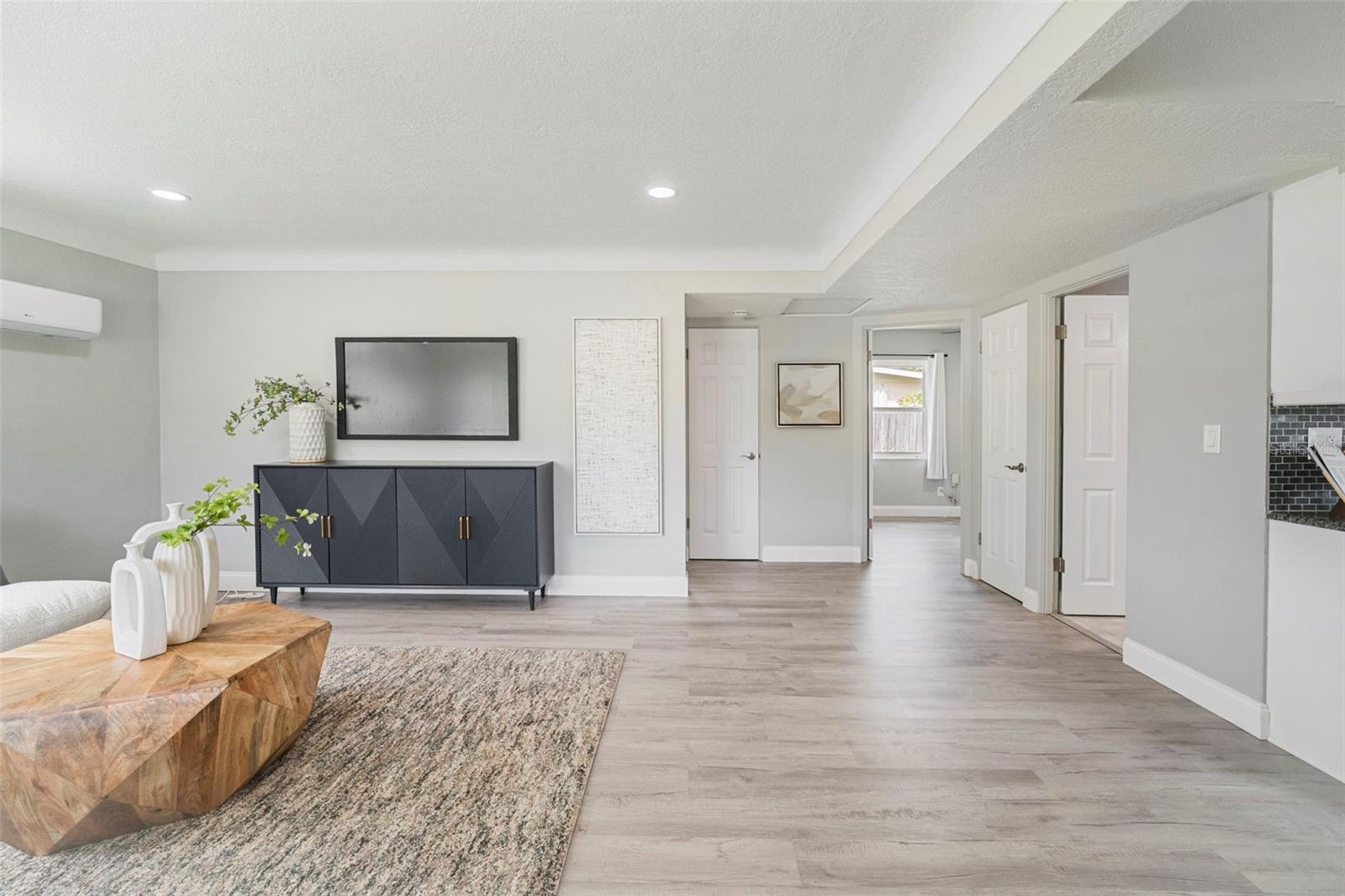 Image 7 of 31 For 4300 Maple Street Ne