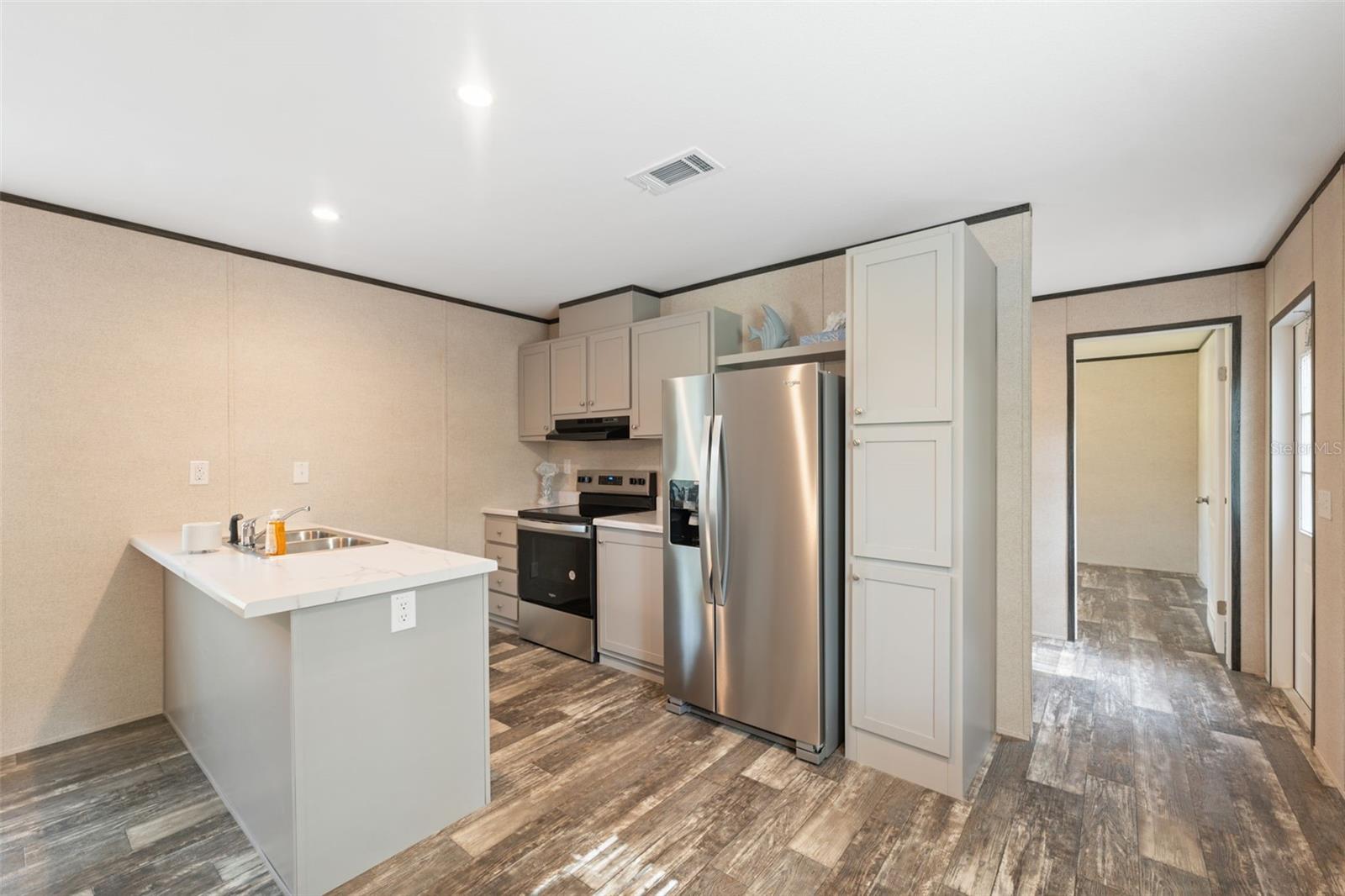 Image 13 of 27 For 8631 Kimberly Court