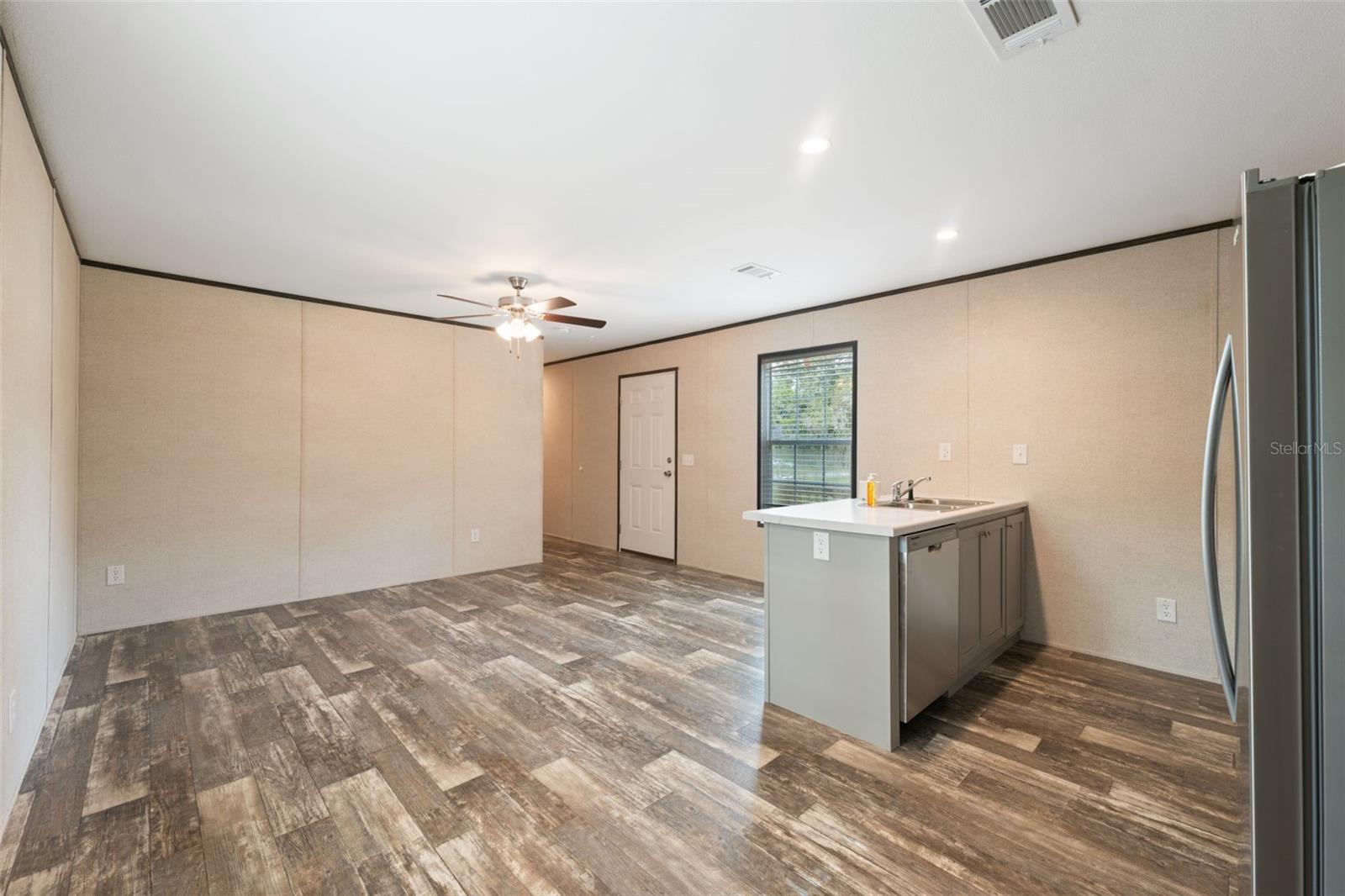Image 15 of 27 For 8631 Kimberly Court