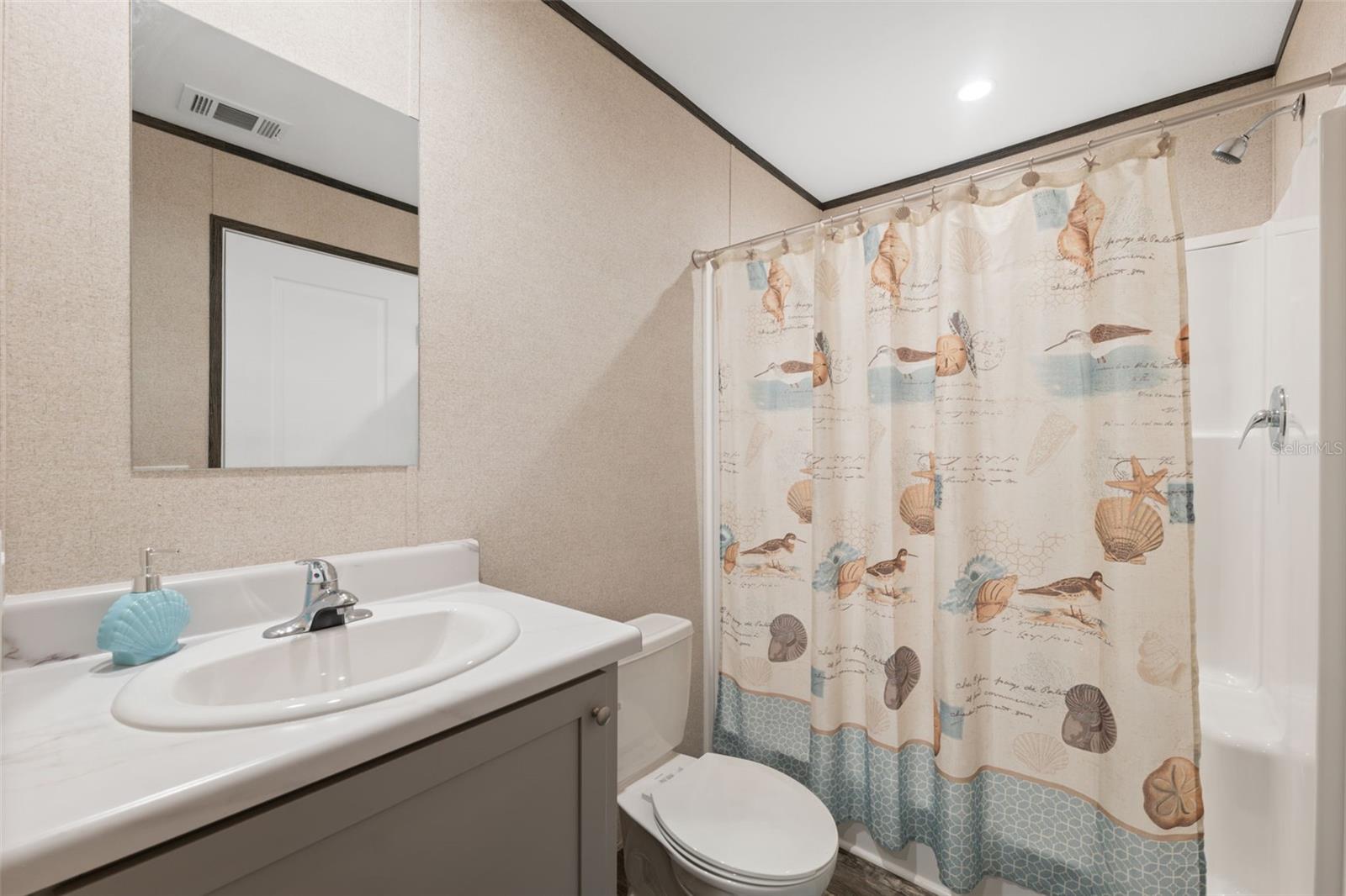 Image 21 of 27 For 8631 Kimberly Court