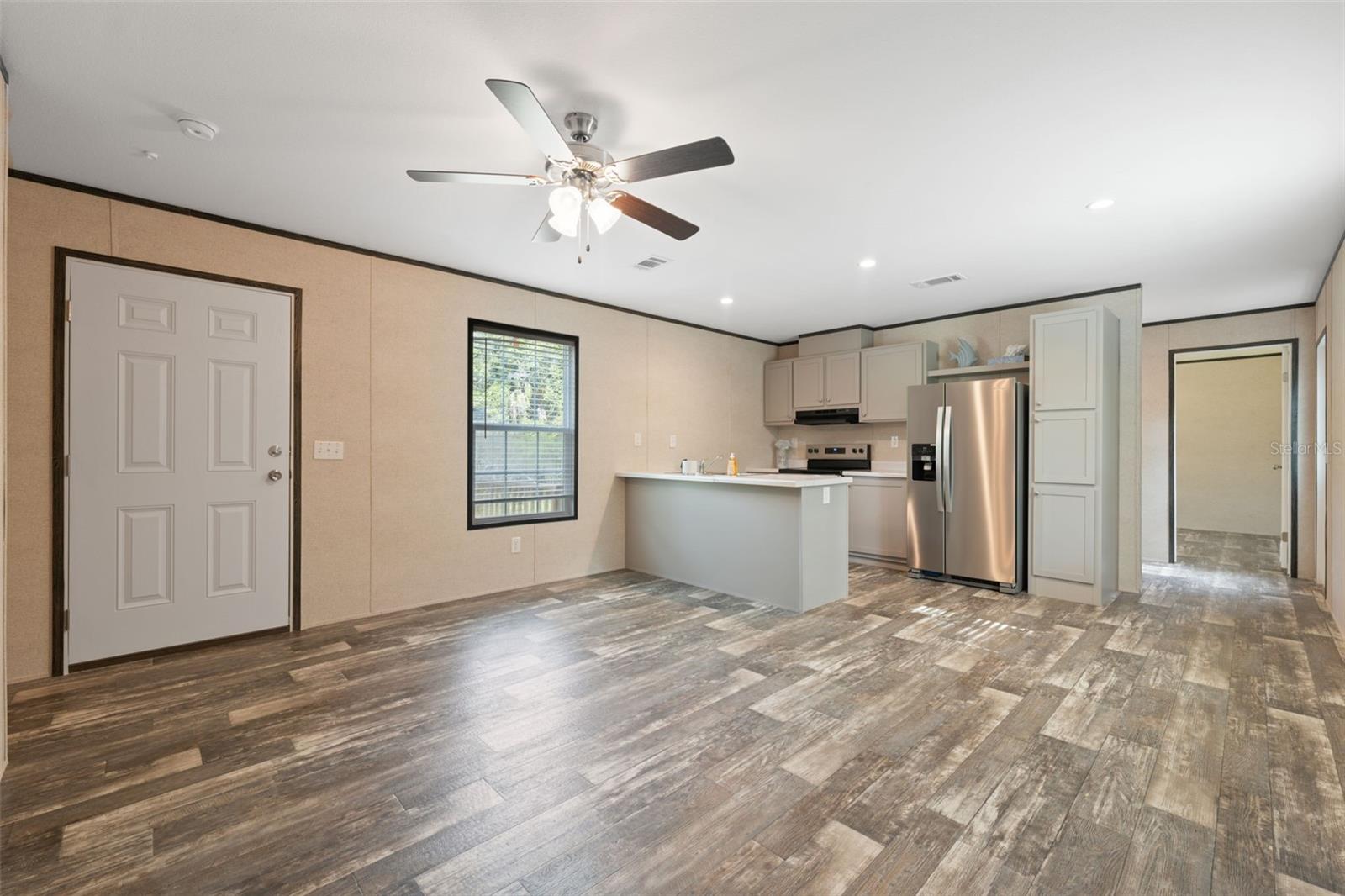 Image 9 of 27 For 8631 Kimberly Court