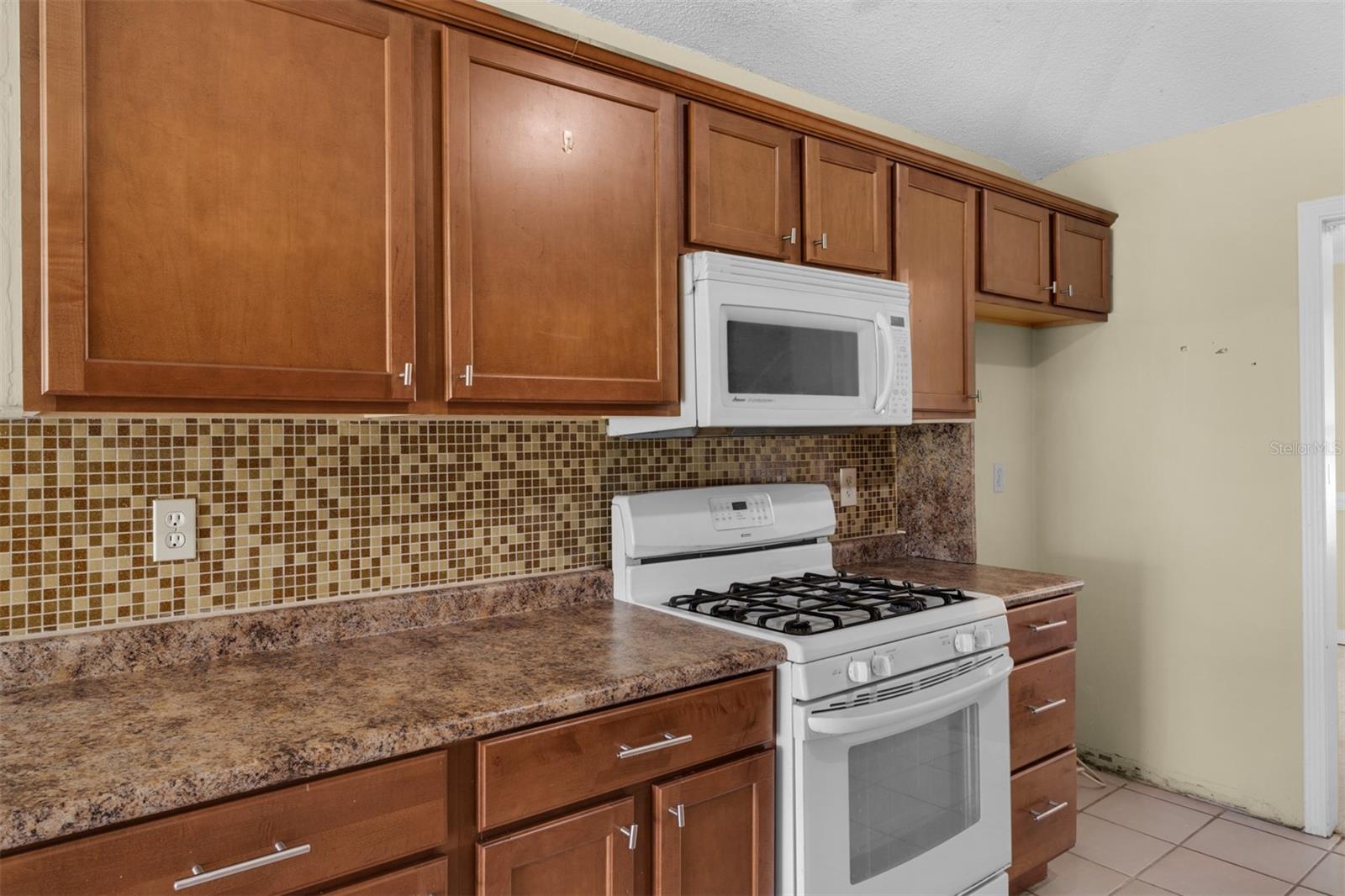 Image 11 of 27 For 228 Lakeside Lane