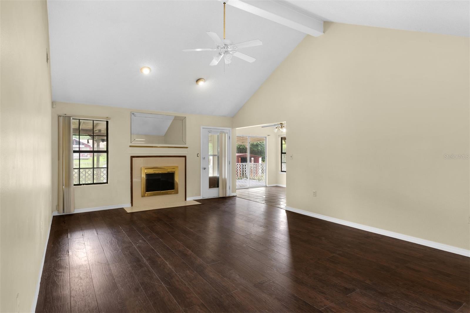 Image 4 of 27 For 228 Lakeside Lane